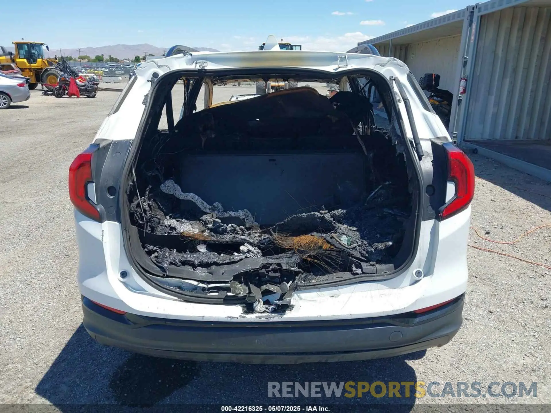 15 fotografías del automóvil dañado 3GKALMEV7LL284018 GMC TERRAIN 2020