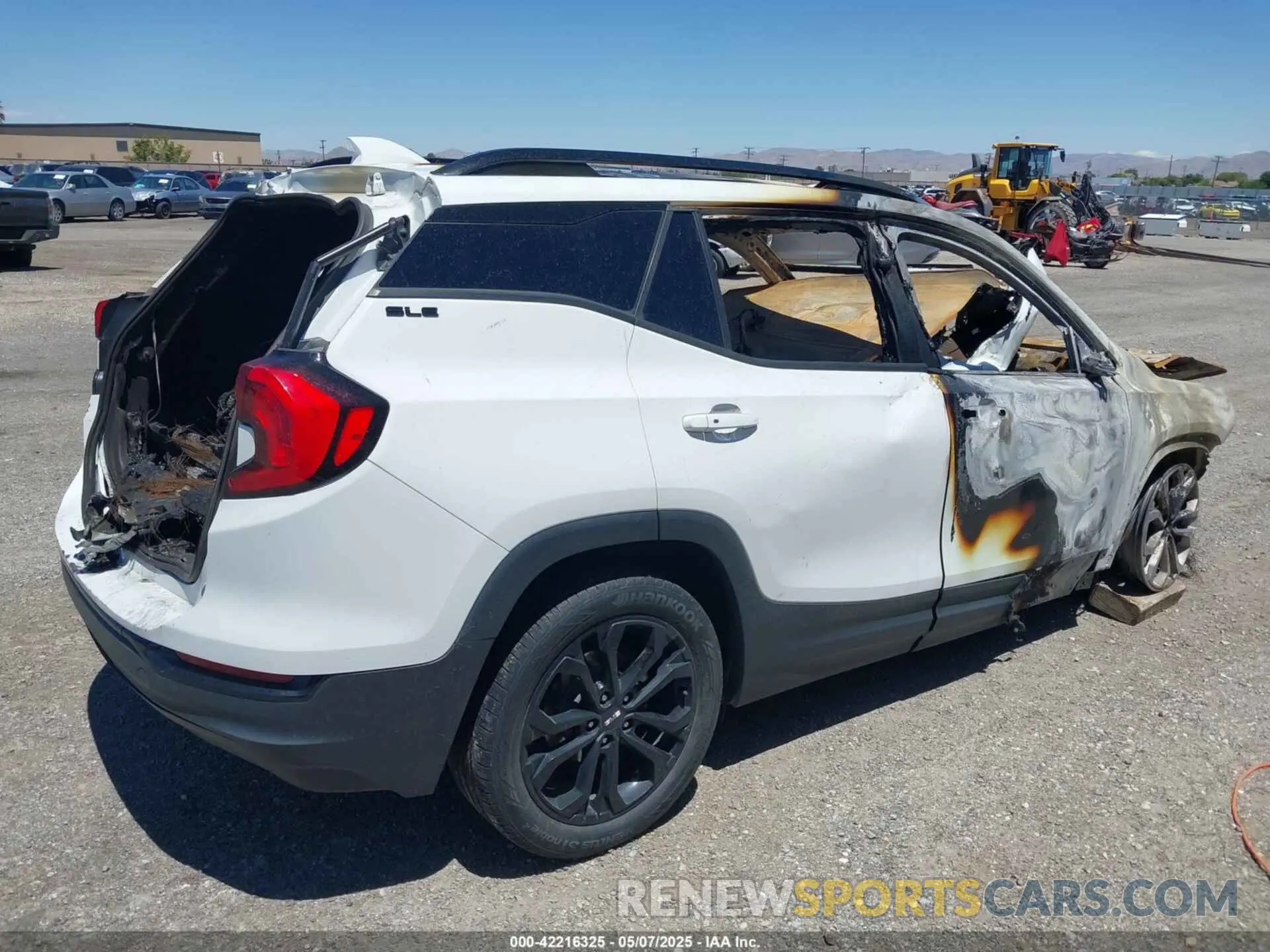 4 fotografías del automóvil dañado 3GKALMEV7LL284018 GMC TERRAIN 2020