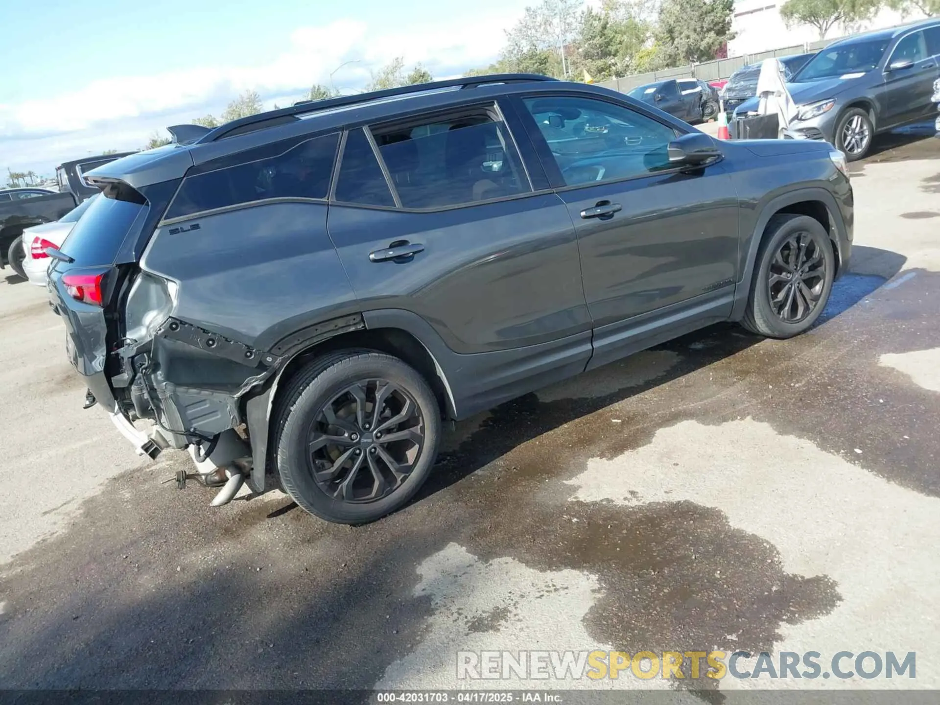 4 fotografías del automóvil dañado 3GKALMEV8LL157133 GMC TERRAIN 2020