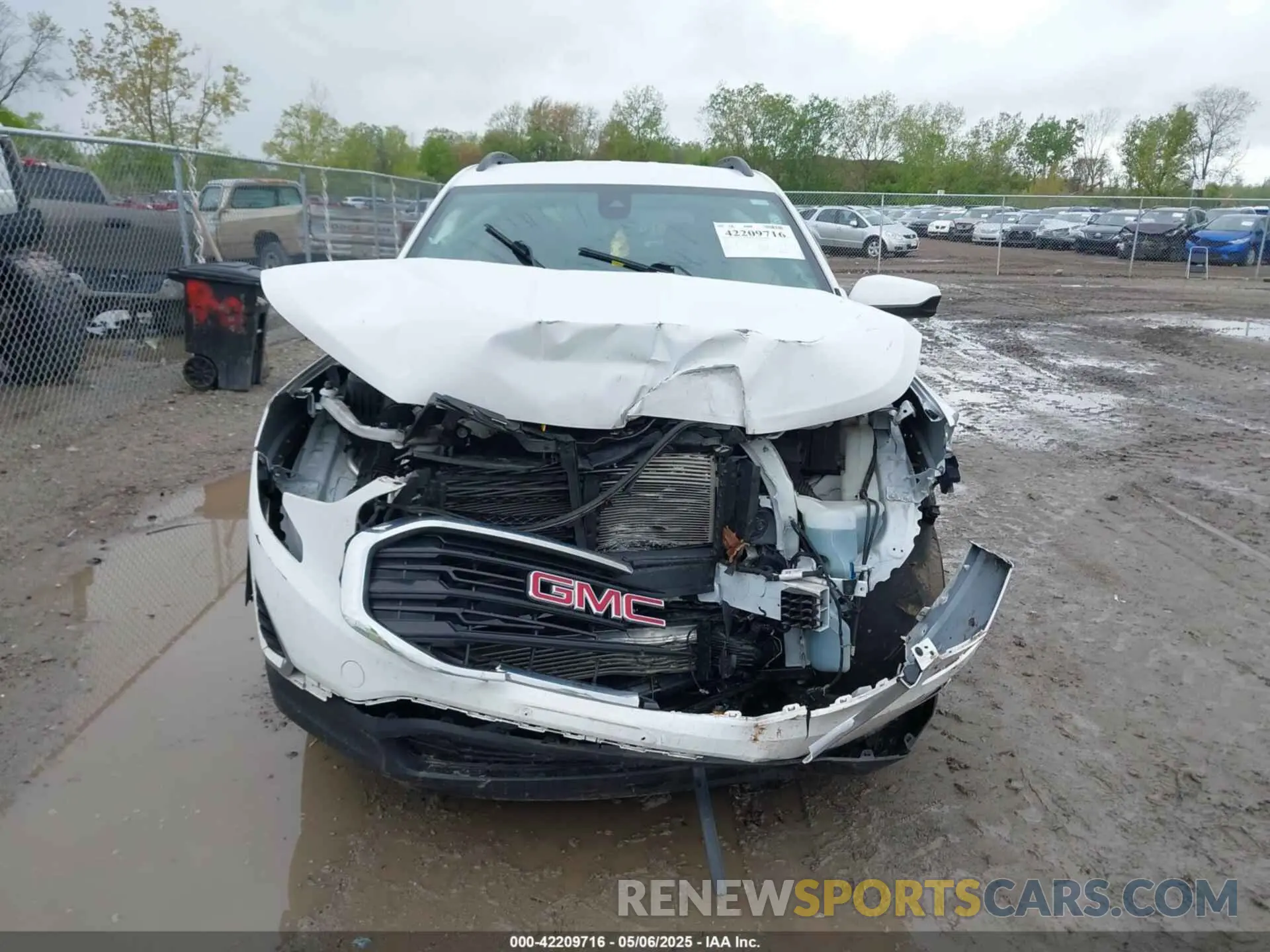 11 fotografías del automóvil dañado 3GKALMEV8LL178936 GMC TERRAIN 2020