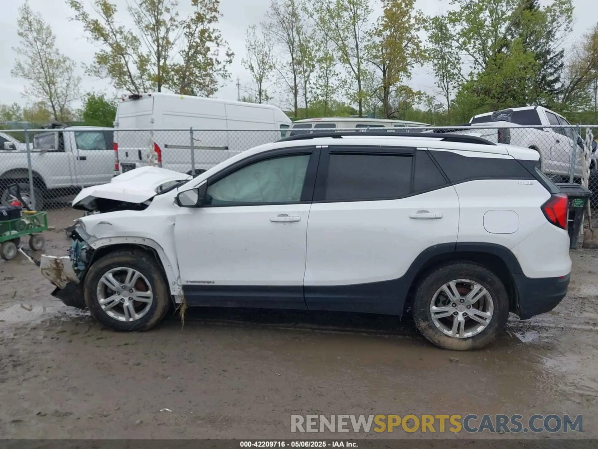 13 fotografías del automóvil dañado 3GKALMEV8LL178936 GMC TERRAIN 2020