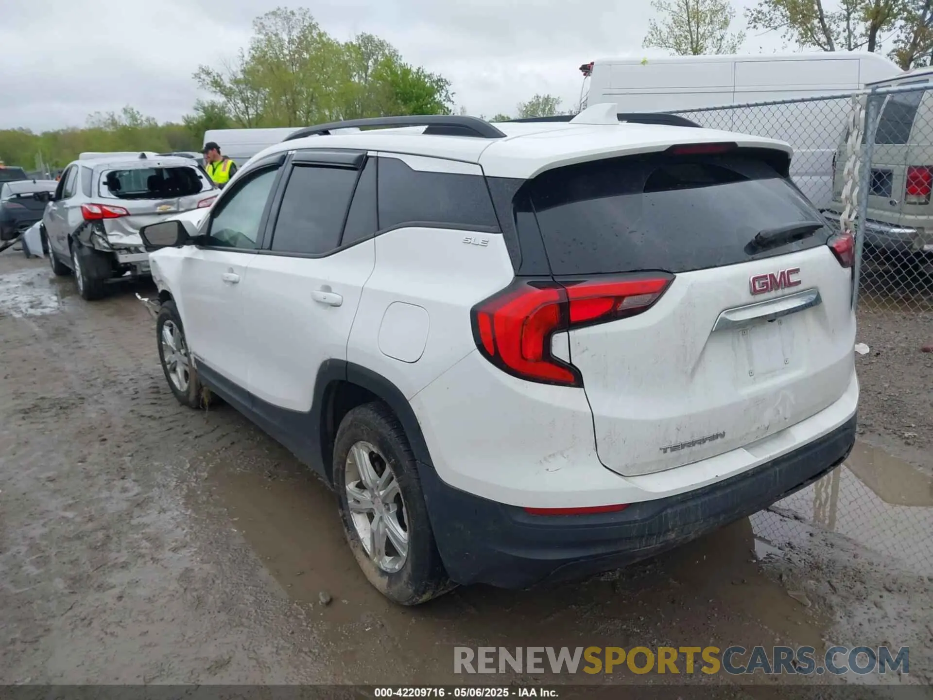 3 fotografías del automóvil dañado 3GKALMEV8LL178936 GMC TERRAIN 2020