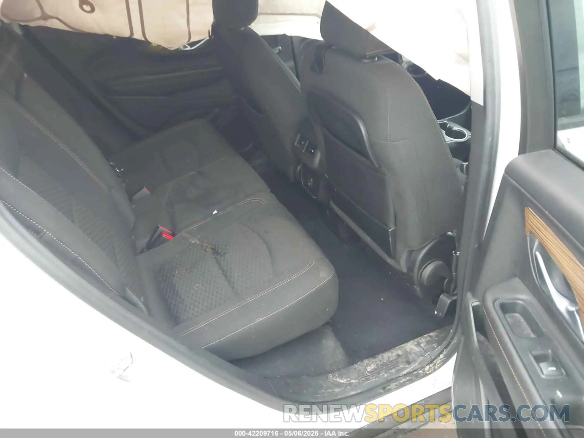 8 fotografías del automóvil dañado 3GKALMEV8LL178936 GMC TERRAIN 2020