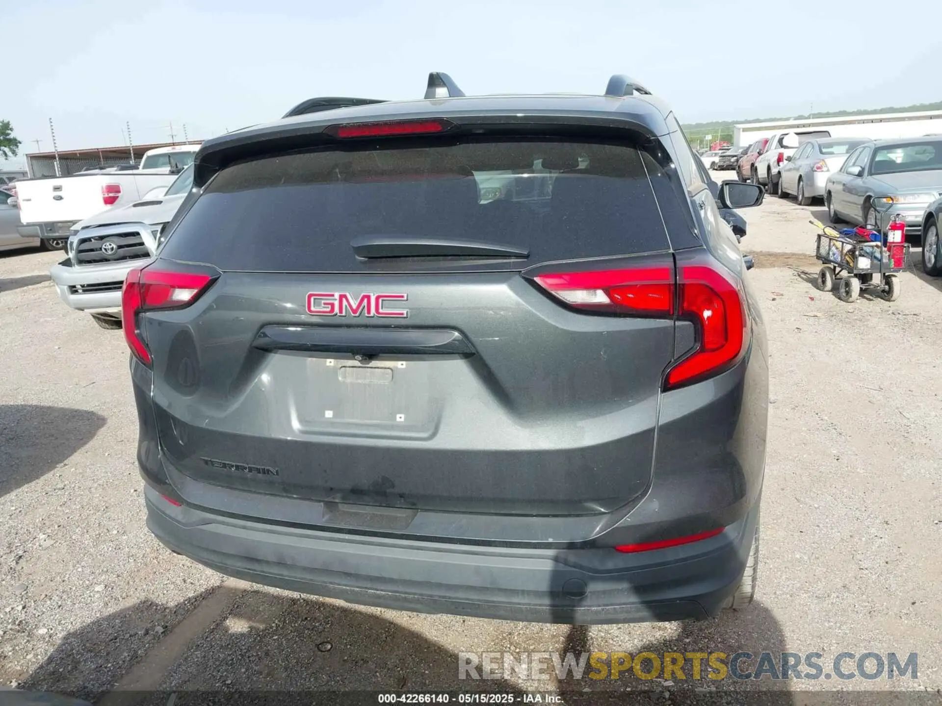 16 fotografías del automóvil dañado 3GKALMEV8LL186664 GMC TERRAIN 2020