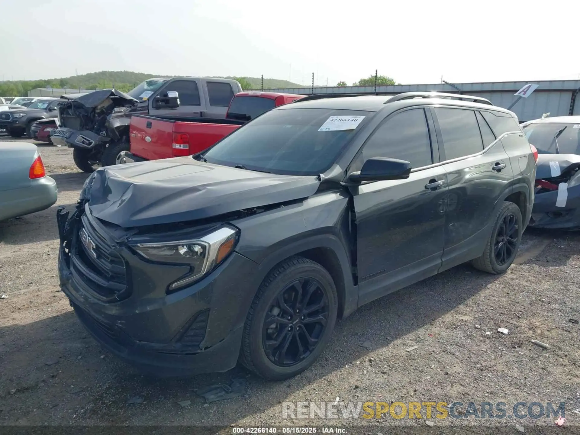 2 fotografías del automóvil dañado 3GKALMEV8LL186664 GMC TERRAIN 2020
