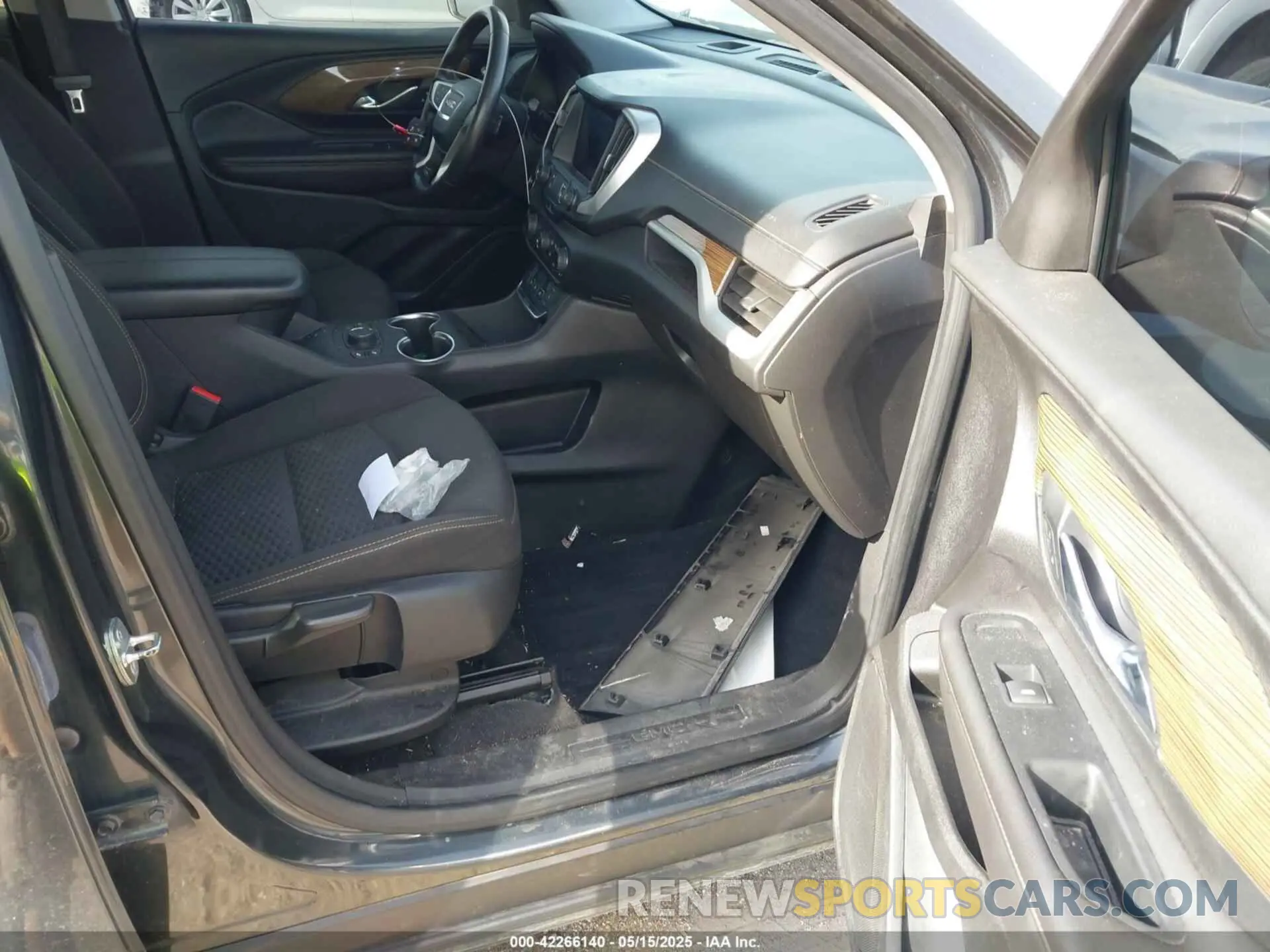 5 fotografías del automóvil dañado 3GKALMEV8LL186664 GMC TERRAIN 2020