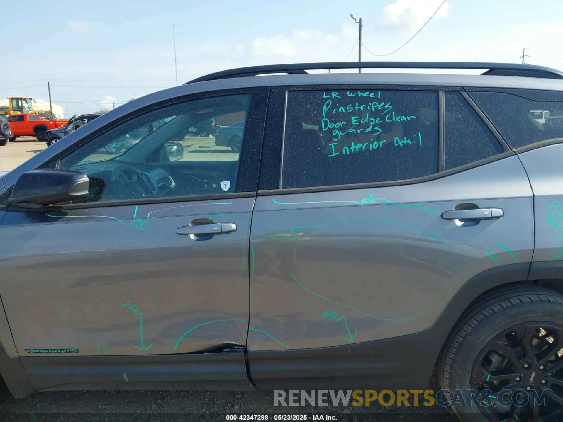 14 fotografías del automóvil dañado 3GKALMEV9LL111648 GMC TERRAIN 2020