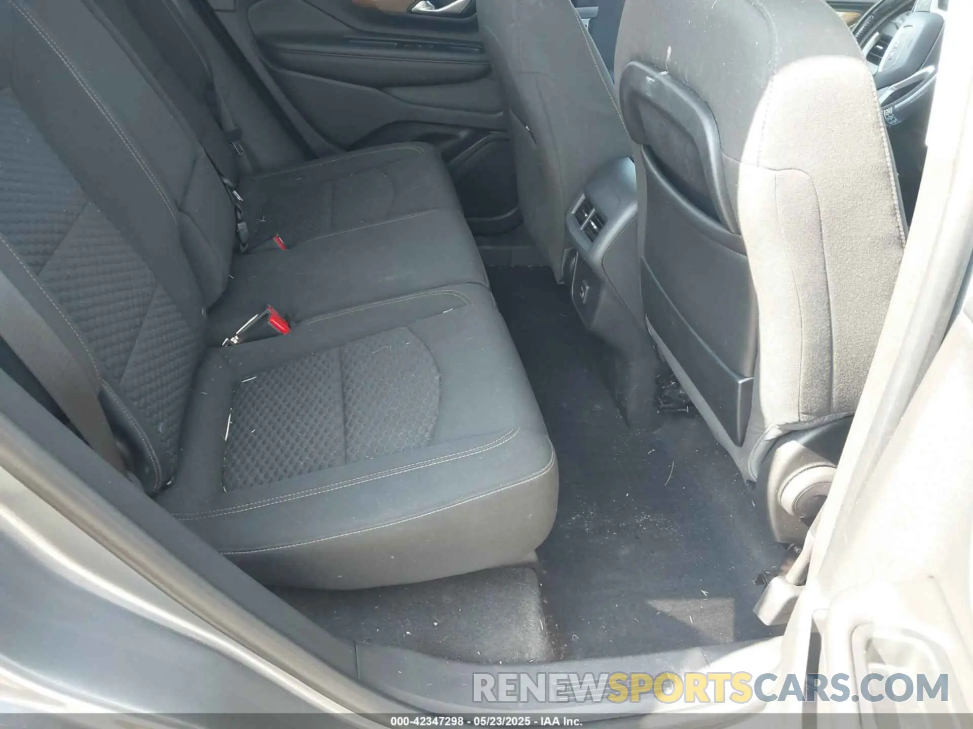 8 fotografías del automóvil dañado 3GKALMEV9LL111648 GMC TERRAIN 2020