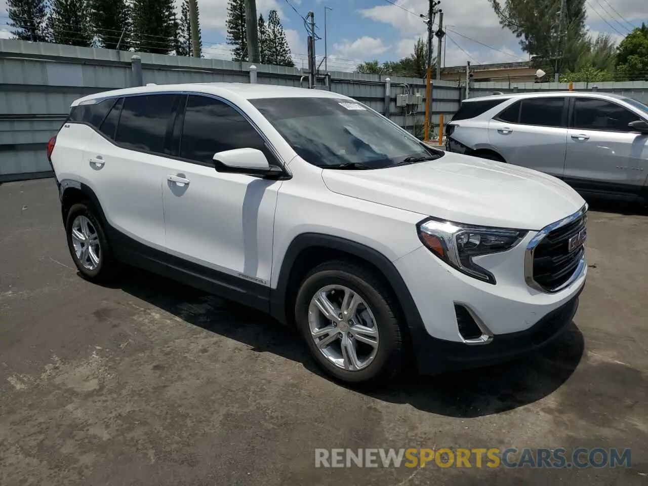4 fotografías del automóvil dañado 3GKALMEV9LL123525 GMC TERRAIN 2020