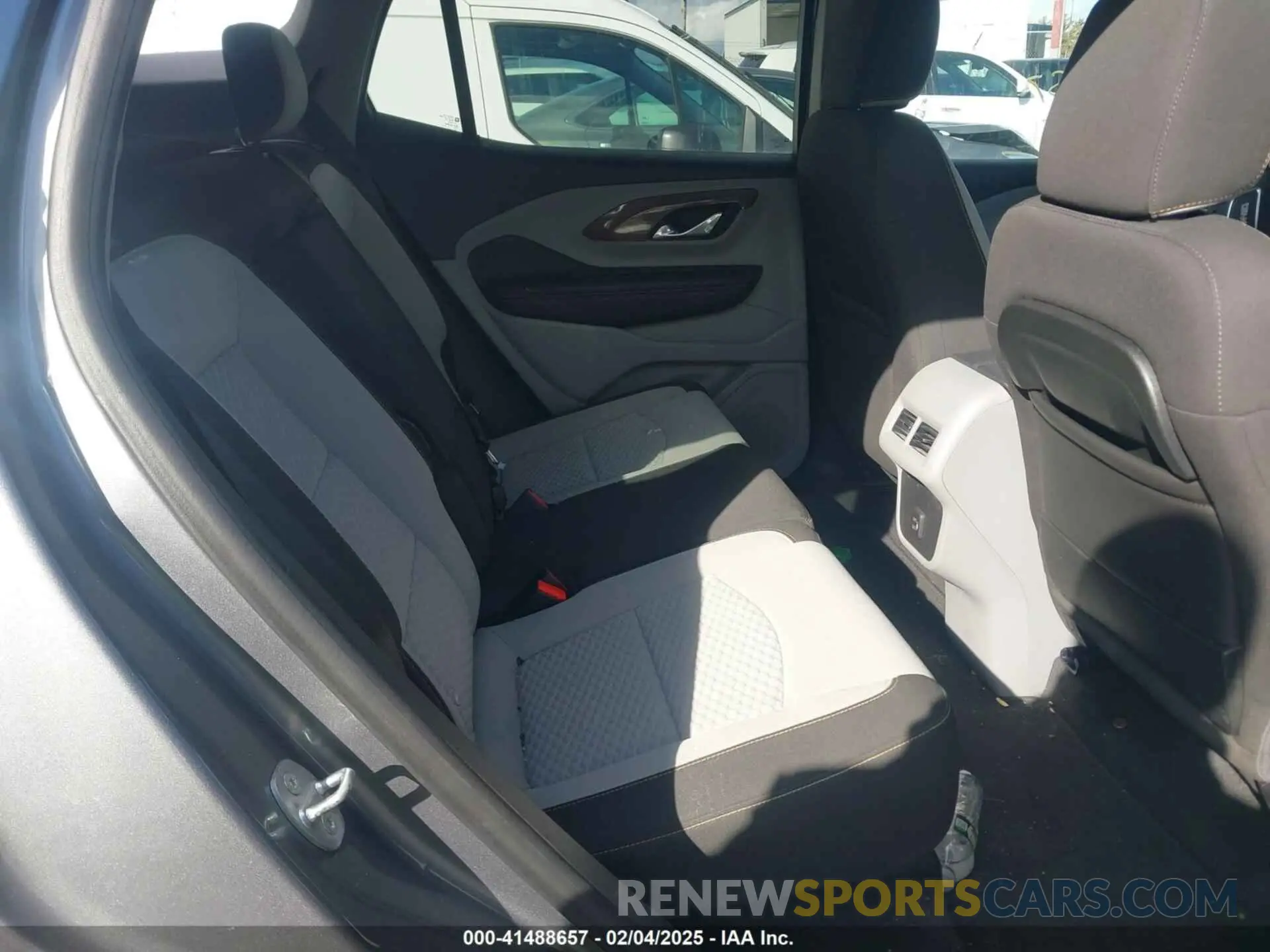 8 fotografías del automóvil dañado 3GKALMEV9LL235712 GMC TERRAIN 2020
