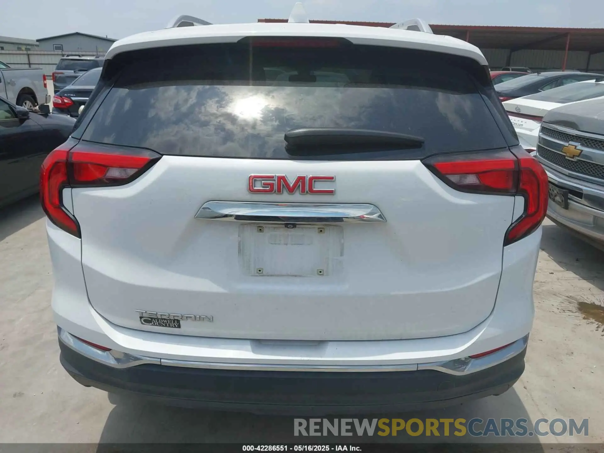 16 fotografías del automóvil dañado 3GKALPEV0LL122104 GMC TERRAIN 2020