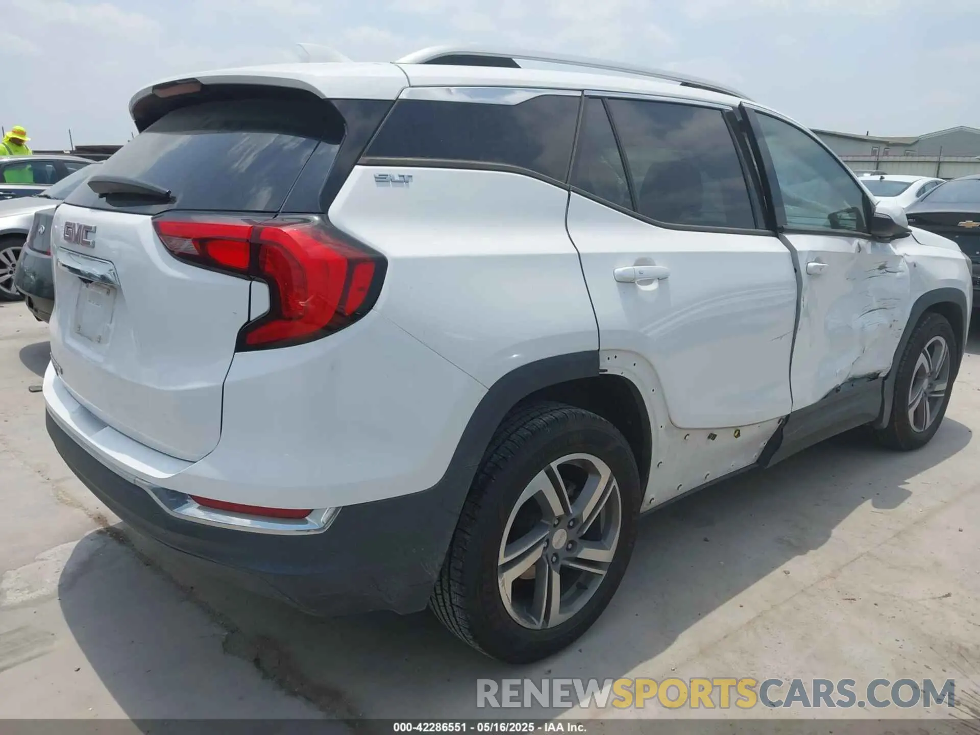 4 fotografías del automóvil dañado 3GKALPEV0LL122104 GMC TERRAIN 2020