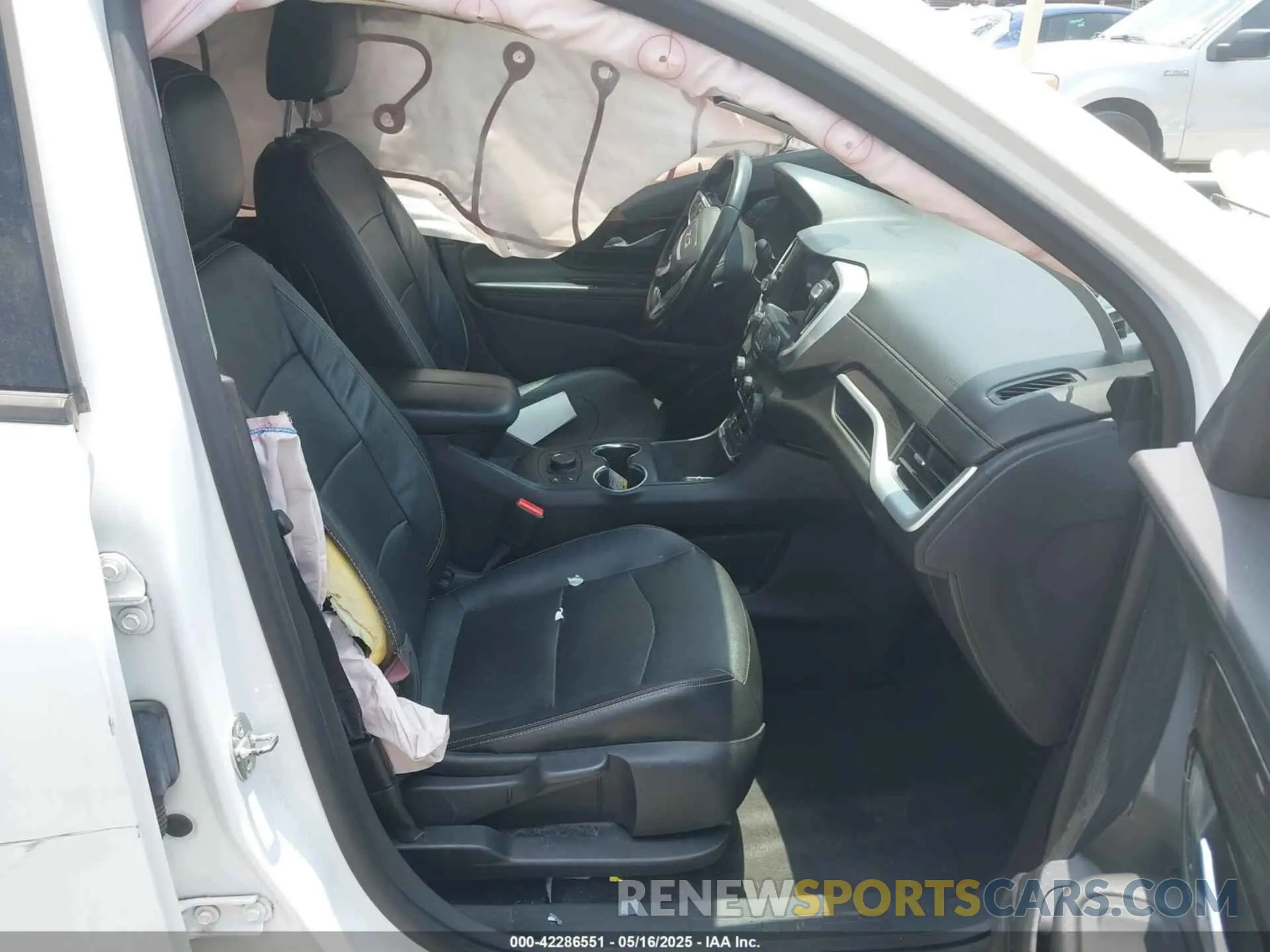 5 fotografías del automóvil dañado 3GKALPEV0LL122104 GMC TERRAIN 2020