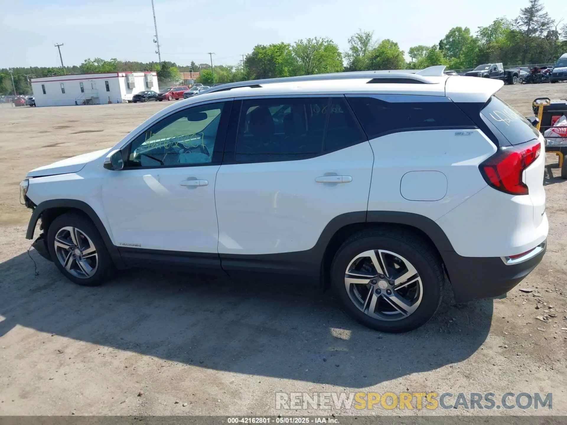 15 fotografías del automóvil dañado 3GKALPEV4LL192365 GMC TERRAIN 2020
