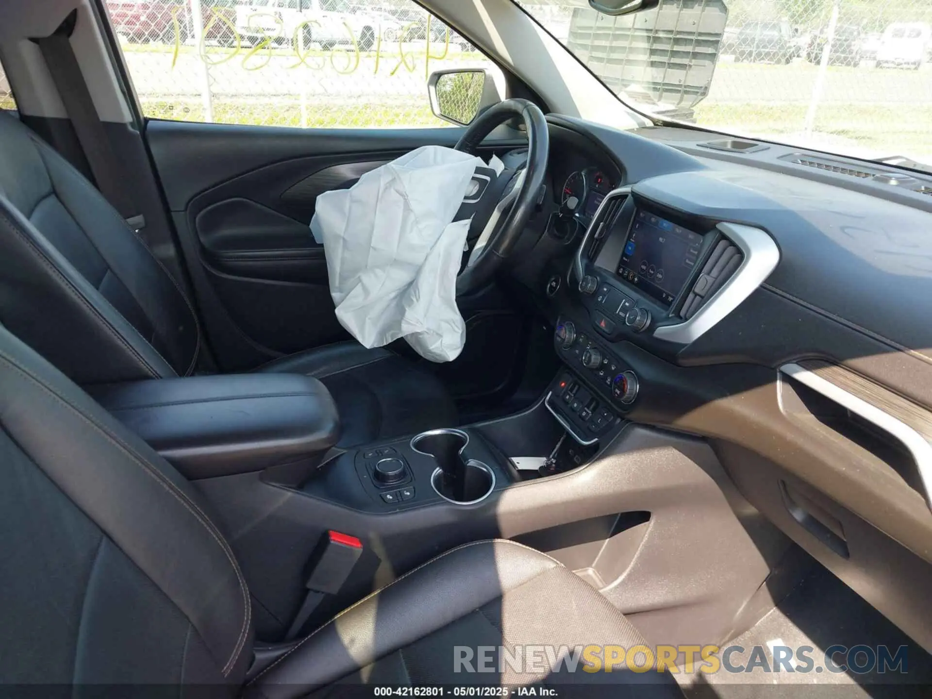 5 fotografías del automóvil dañado 3GKALPEV4LL192365 GMC TERRAIN 2020