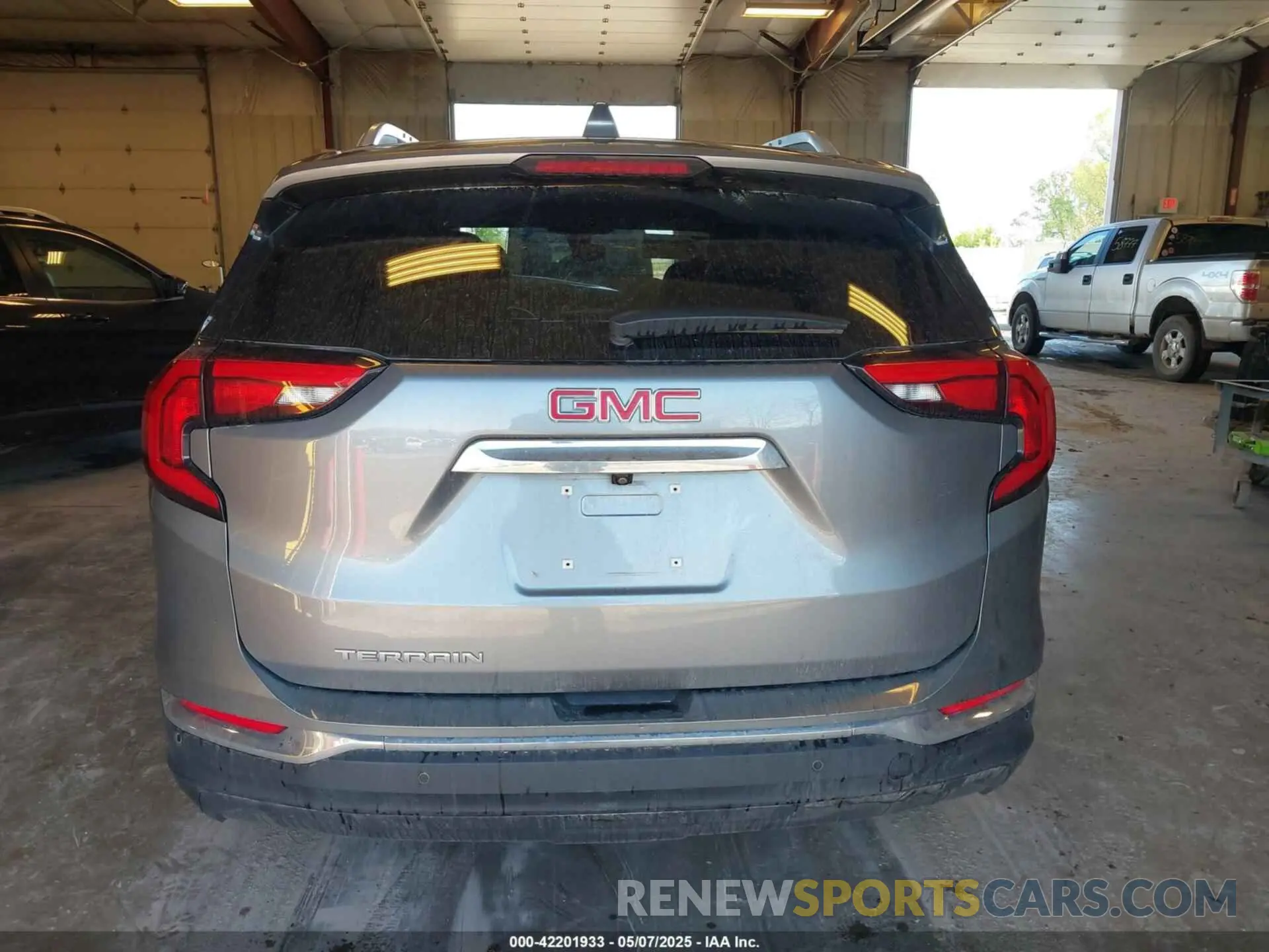 16 fotografías del automóvil dañado 3GKALPEV5LL167524 GMC TERRAIN 2020