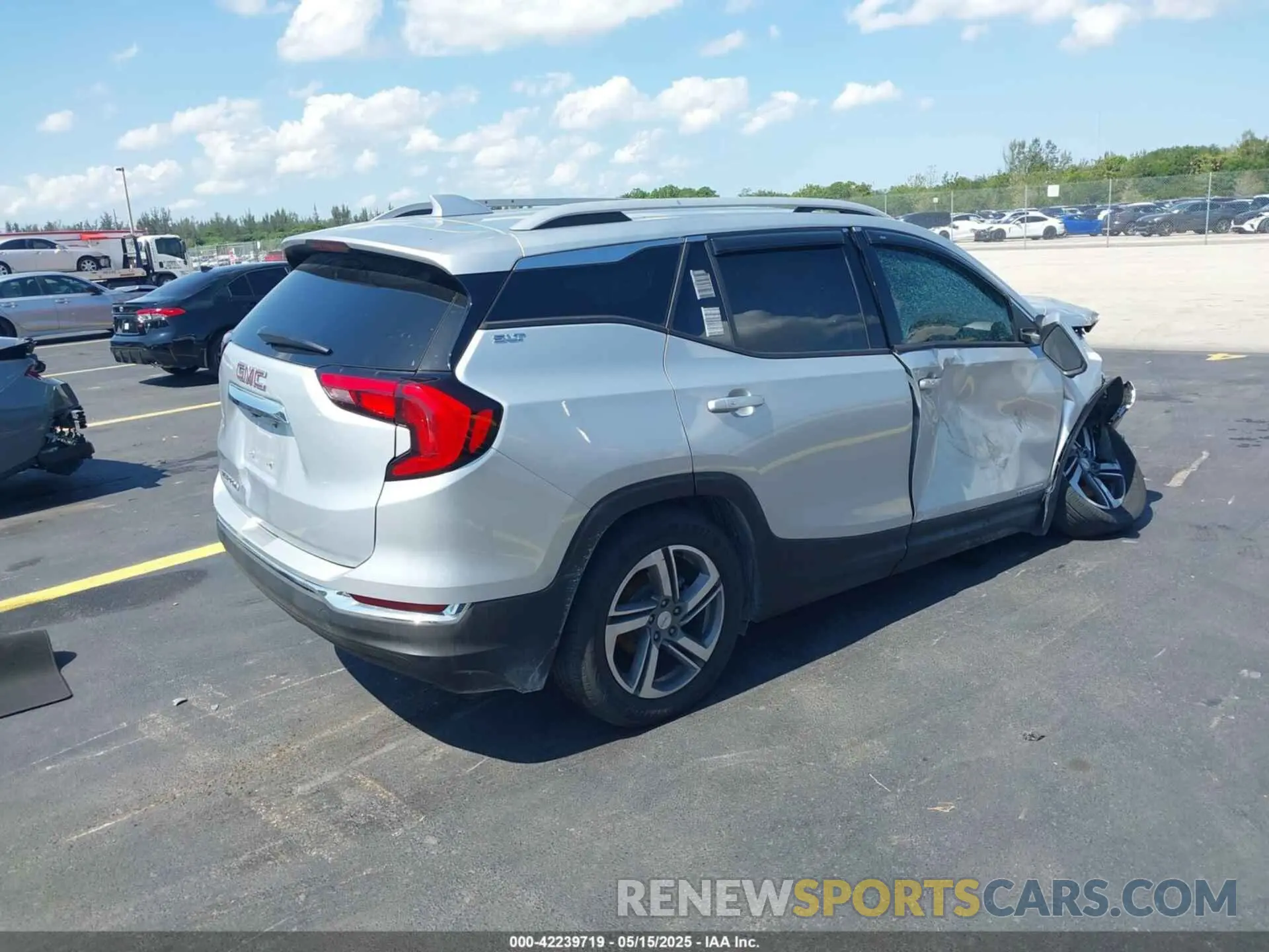 4 fotografías del automóvil dañado 3GKALPEV5LL268272 GMC TERRAIN 2020