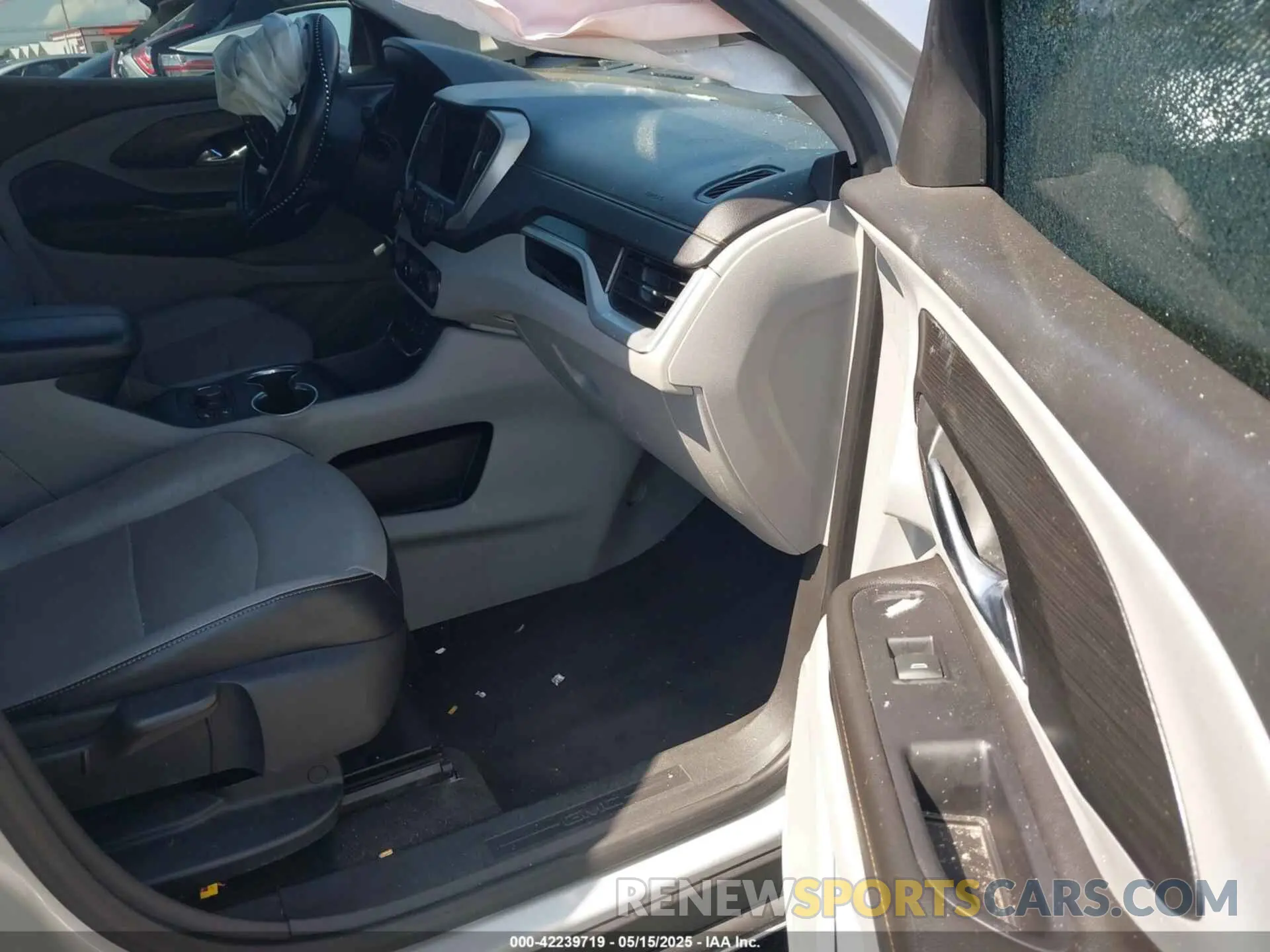 5 fotografías del automóvil dañado 3GKALPEV5LL268272 GMC TERRAIN 2020