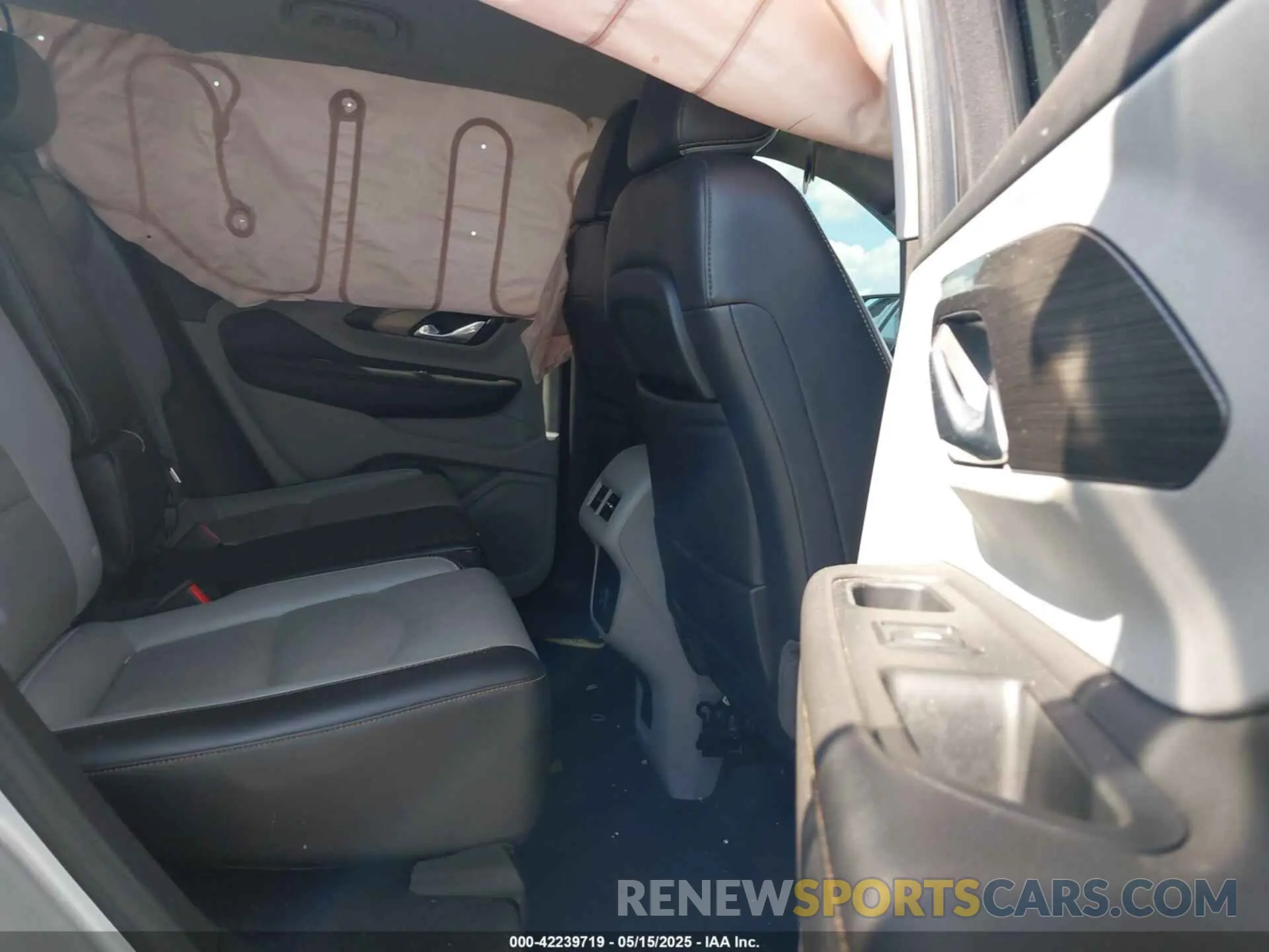8 fotografías del automóvil dañado 3GKALPEV5LL268272 GMC TERRAIN 2020
