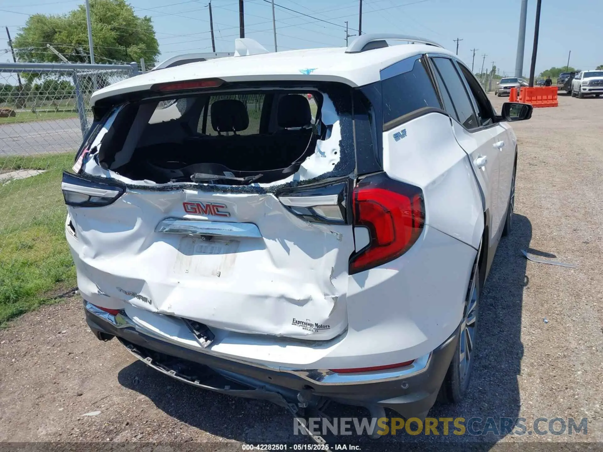 4 fotografías del automóvil dañado 3GKALPEV7LL259623 GMC TERRAIN 2020