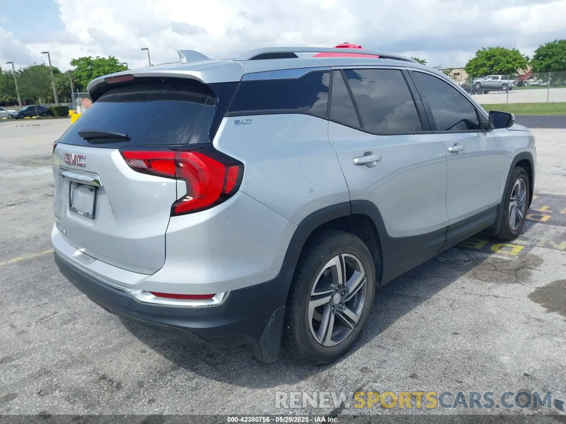 4 fotografías del automóvil dañado 3GKALPEV9LL300513 GMC TERRAIN 2020