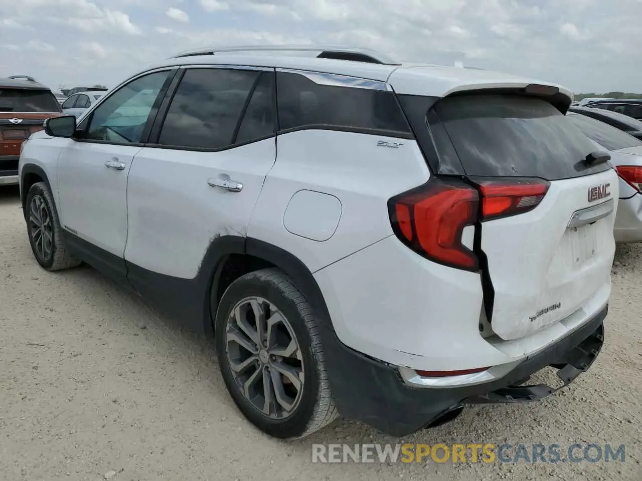 2 fotografías del automóvil dañado 3GKALPEX3LL133261 GMC TERRAIN 2020