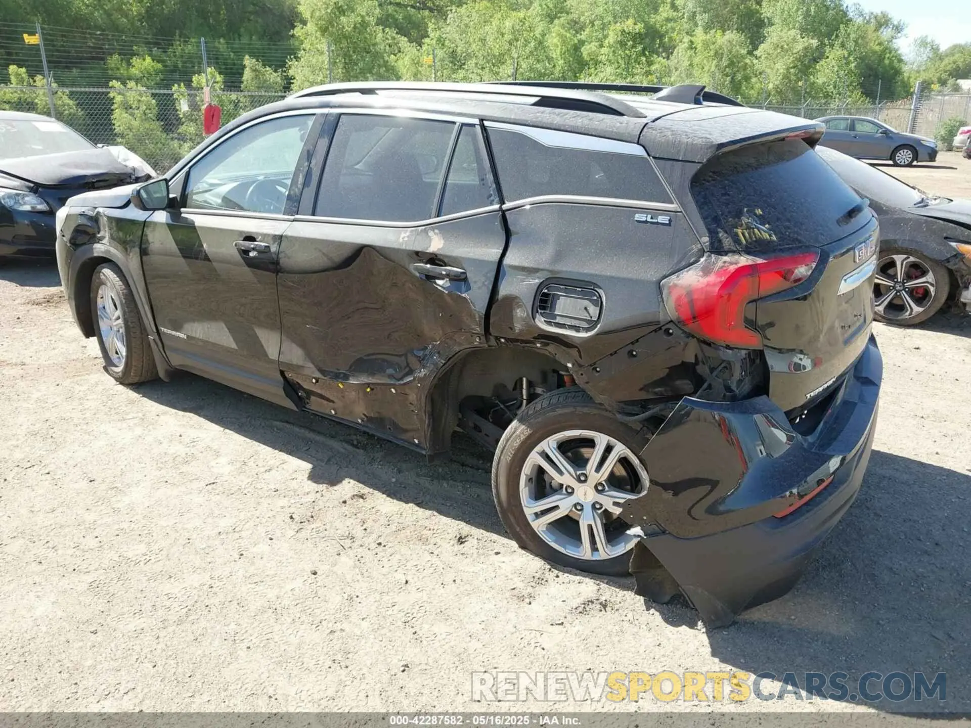 3 fotografías del automóvil dañado 3GKALTEV8LL119587 GMC TERRAIN 2020