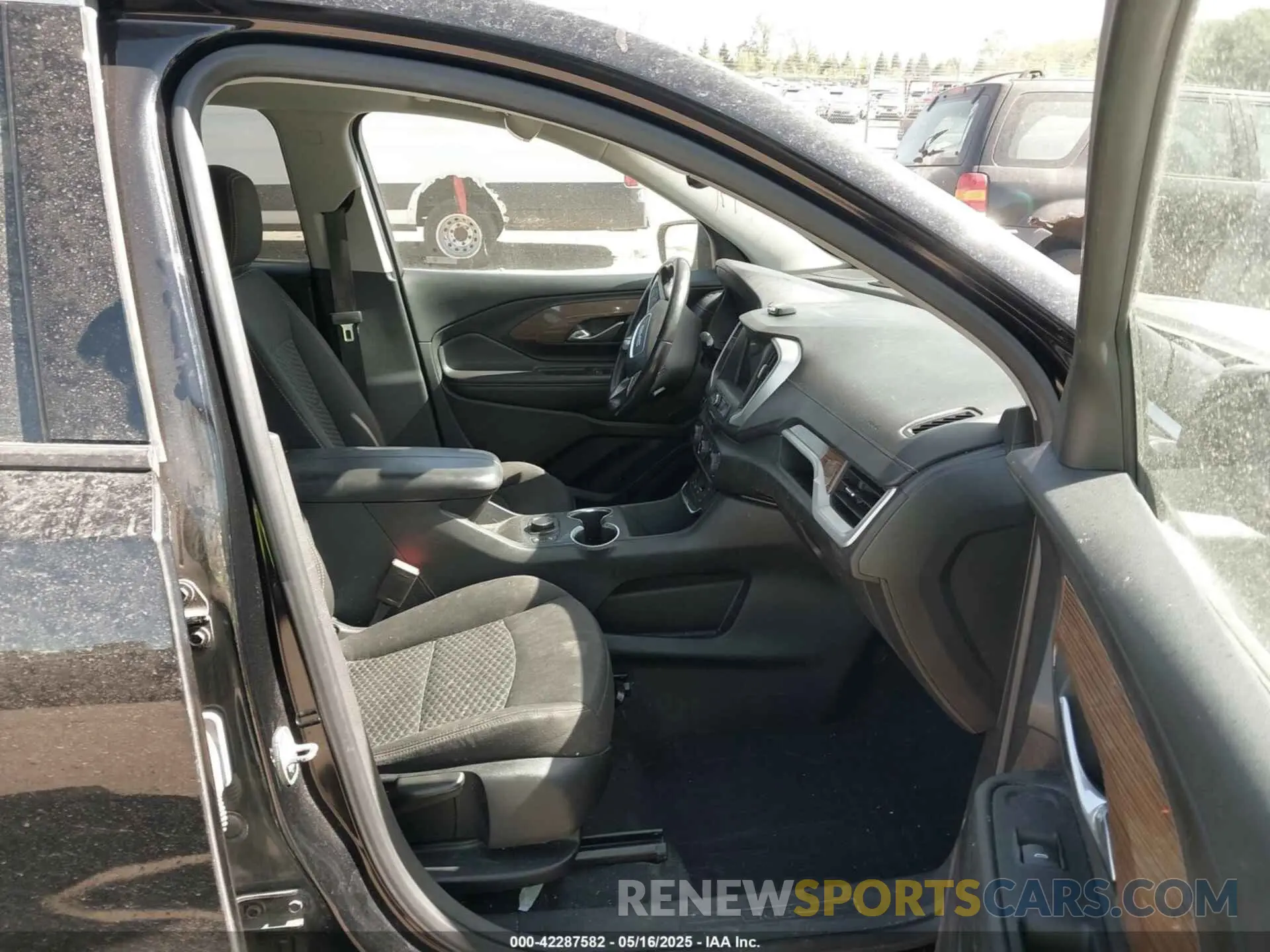 5 fotografías del automóvil dañado 3GKALTEV8LL119587 GMC TERRAIN 2020