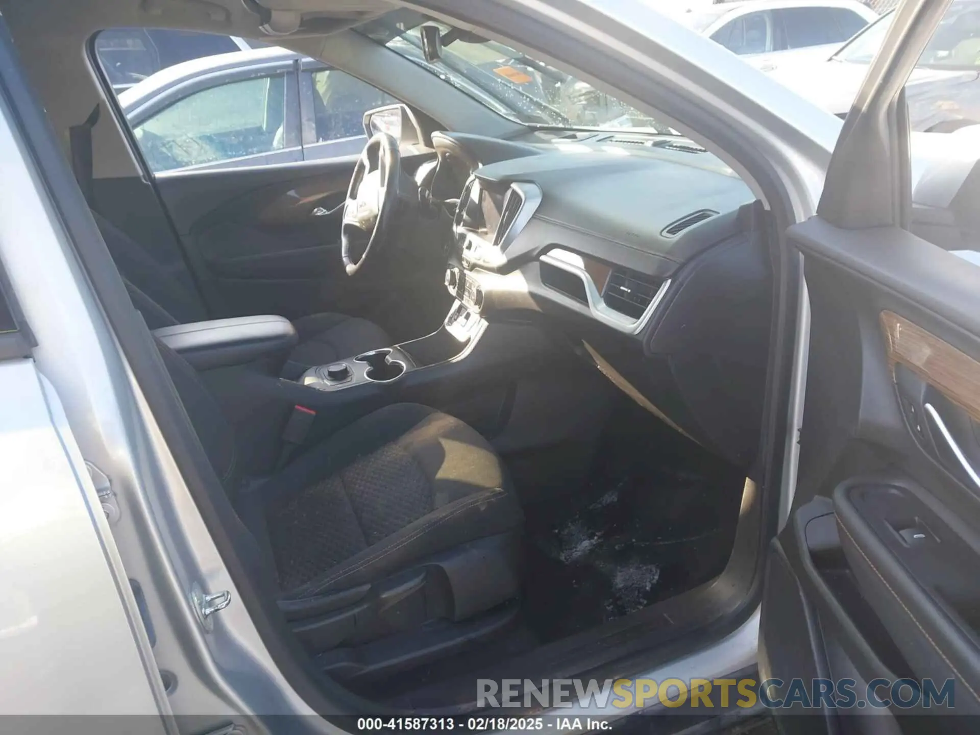 5 fotografías del automóvil dañado 3GKALTEVXLL103634 GMC TERRAIN 2020
