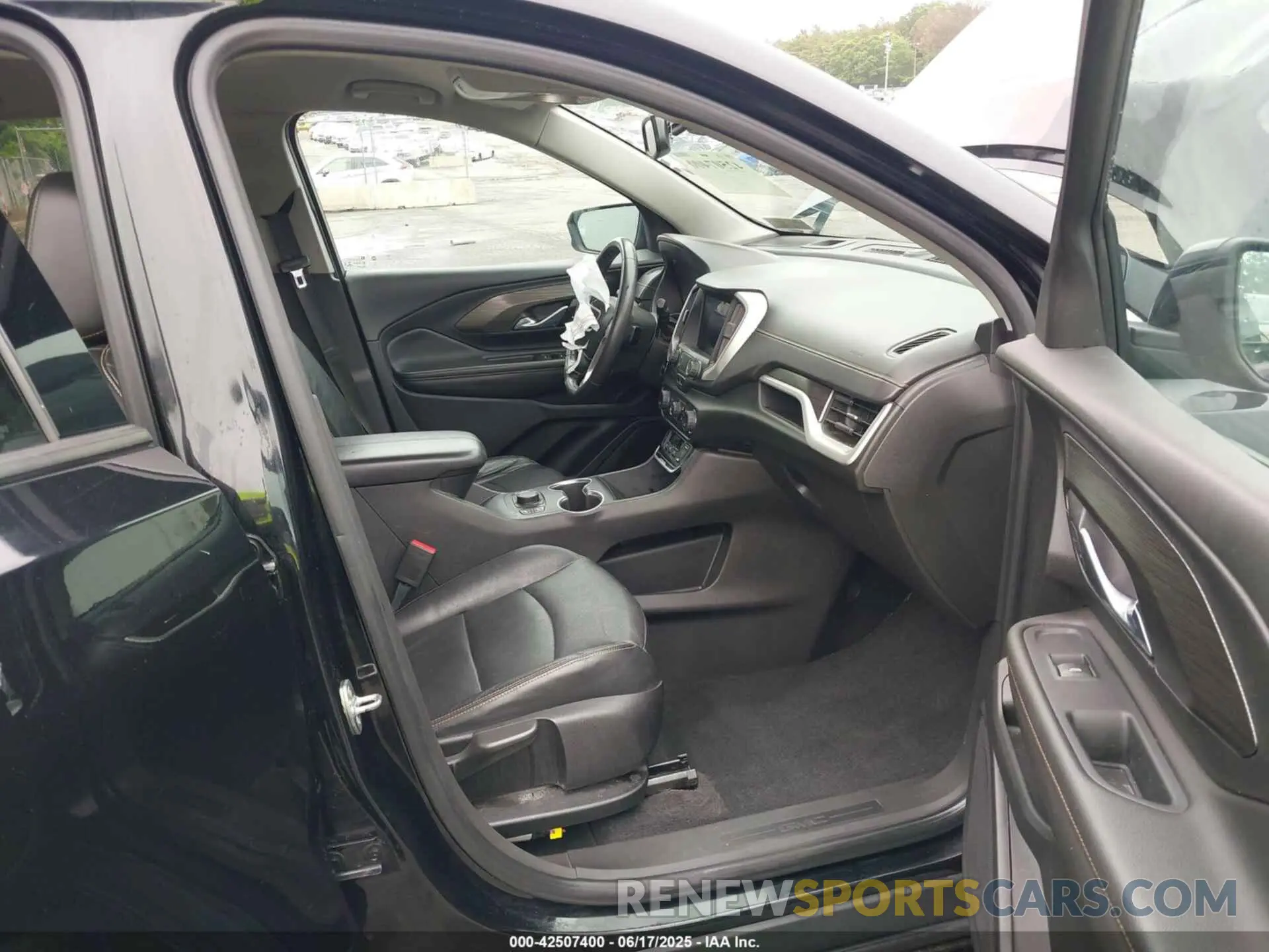 5 fotografías del automóvil dañado 3GKALVEV0LL244028 GMC TERRAIN 2020