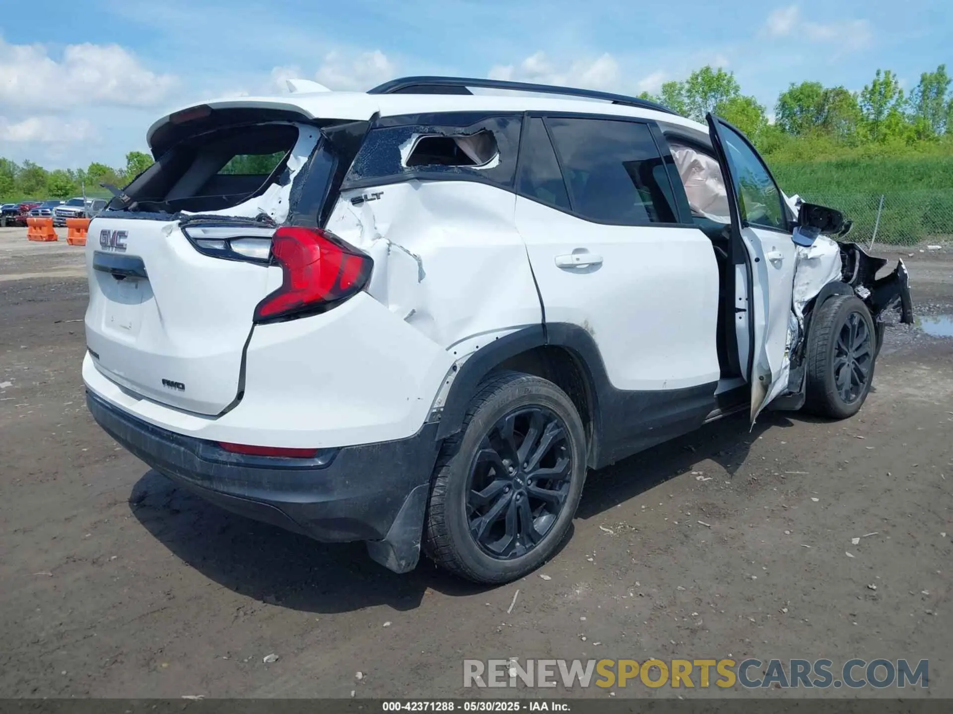 4 fotografías del automóvil dañado 3GKALVEV2LL259355 GMC TERRAIN 2020