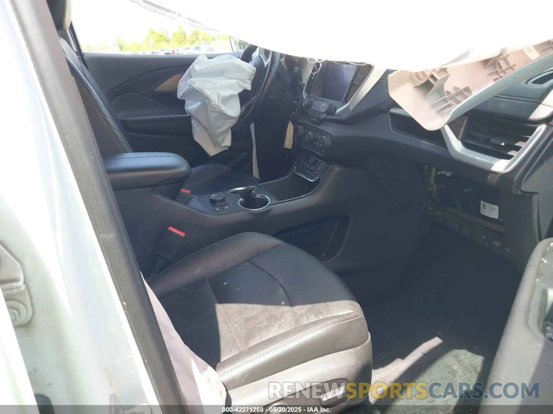 5 fotografías del automóvil dañado 3GKALVEV2LL259355 GMC TERRAIN 2020