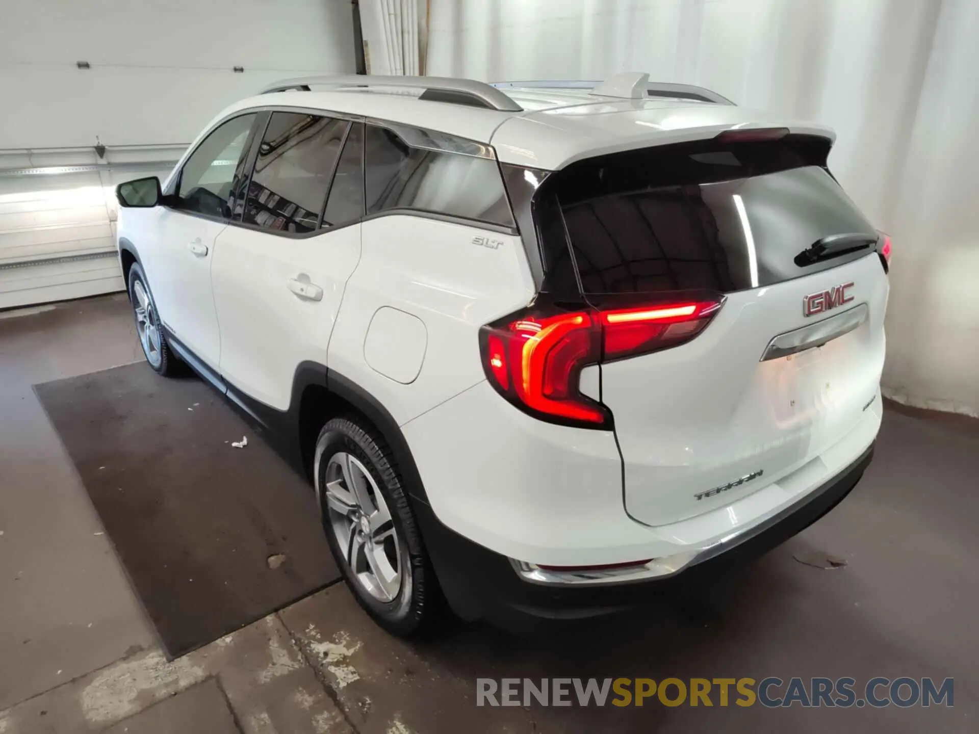 16 fotografías del automóvil dañado 3GKALVEV4LL301380 GMC TERRAIN 2020