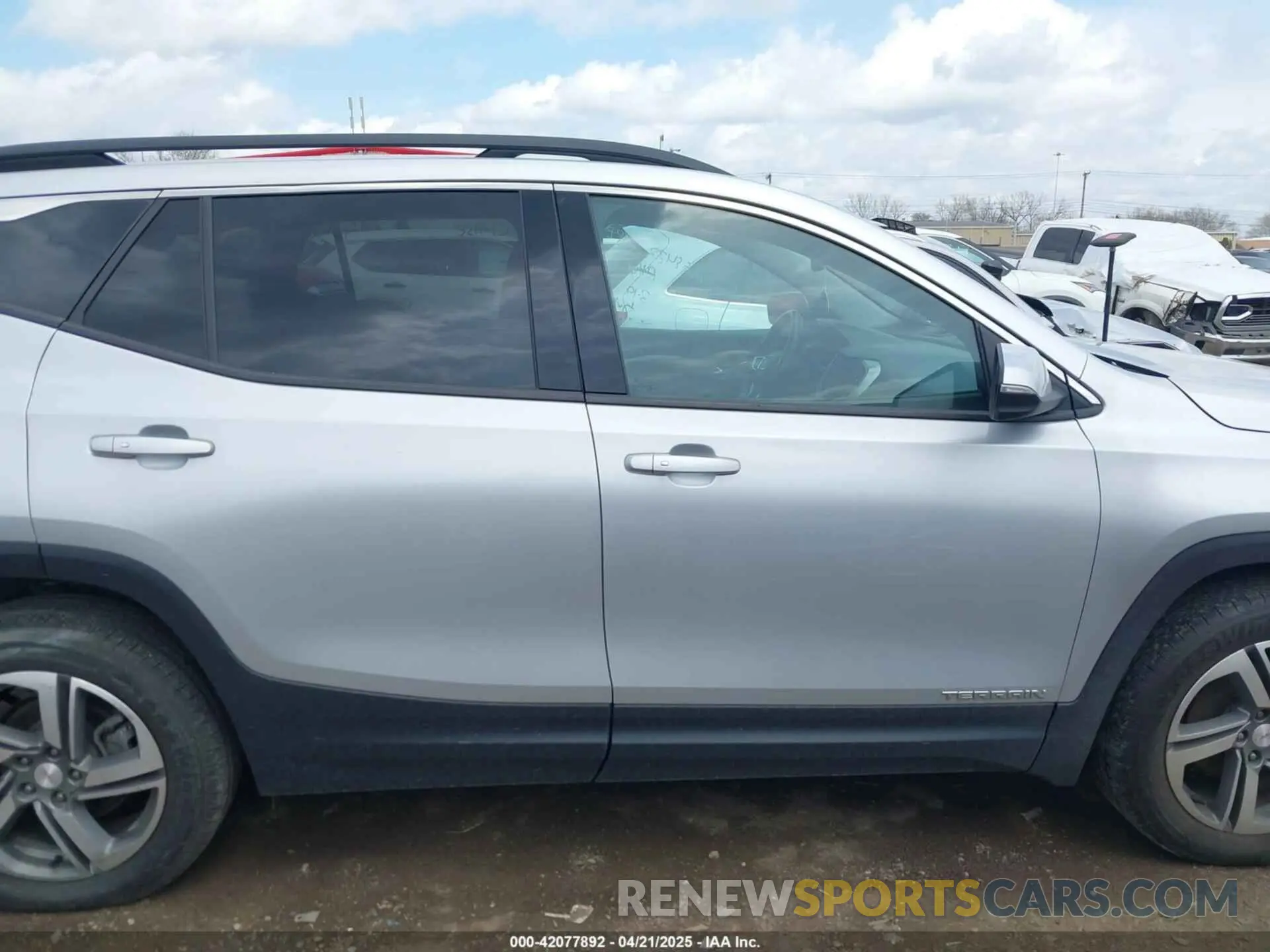 13 fotografías del automóvil dañado 3GKALVEV5LL268423 GMC TERRAIN 2020