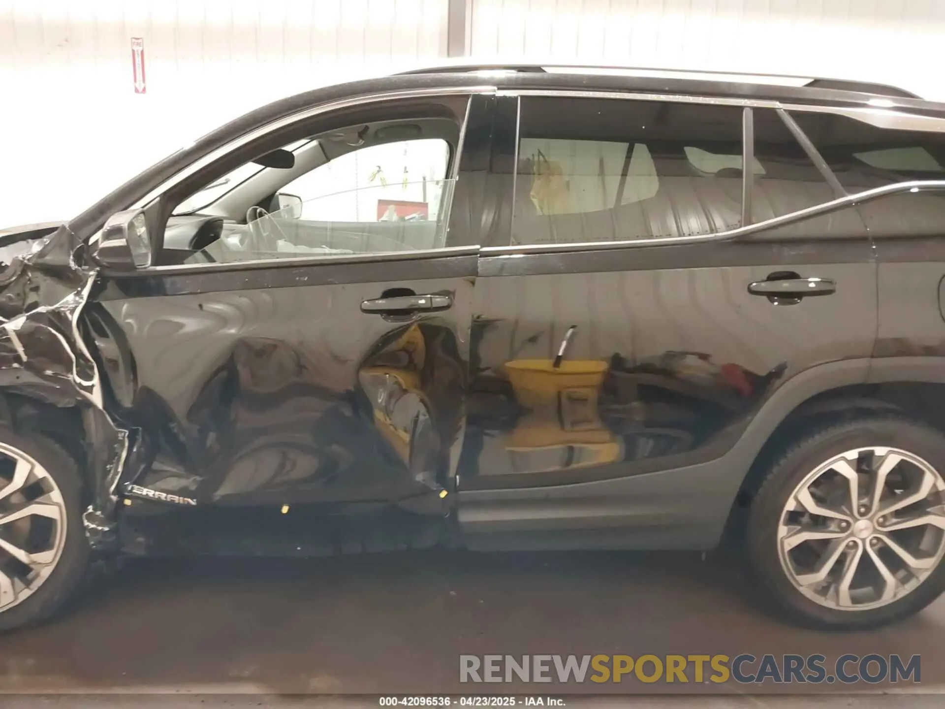 15 fotografías del automóvil dañado 3GKALVEV7LL248240 GMC TERRAIN 2020