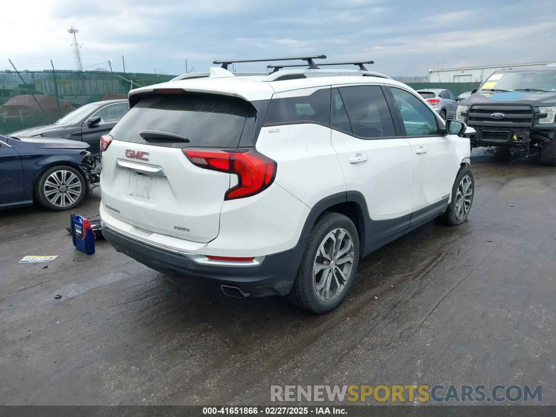4 fotografías del automóvil dañado 3GKALVEX2LL131196 GMC TERRAIN 2020