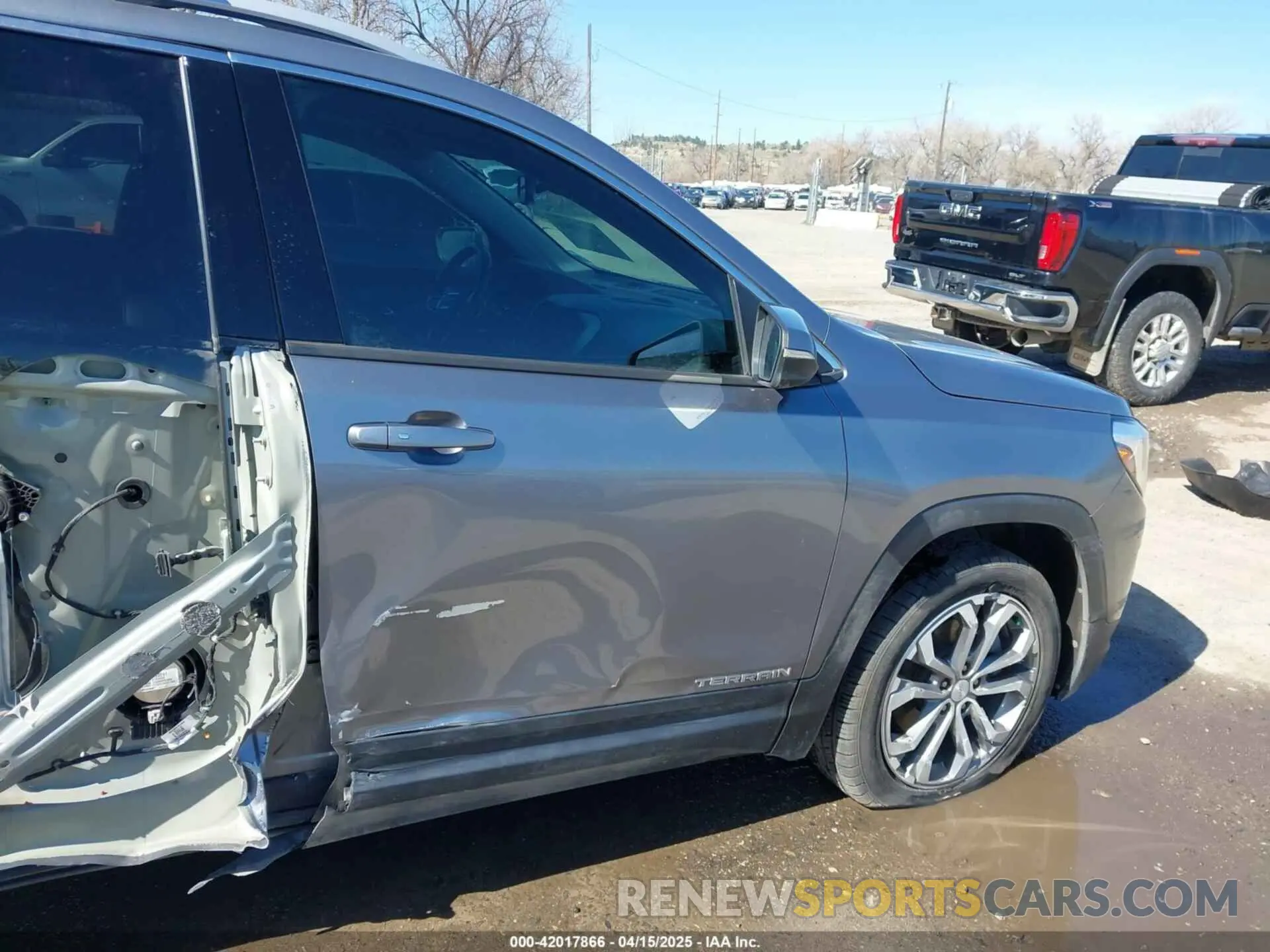 18 fotografías del automóvil dañado 3GKALVEX4LL140997 GMC TERRAIN 2020
