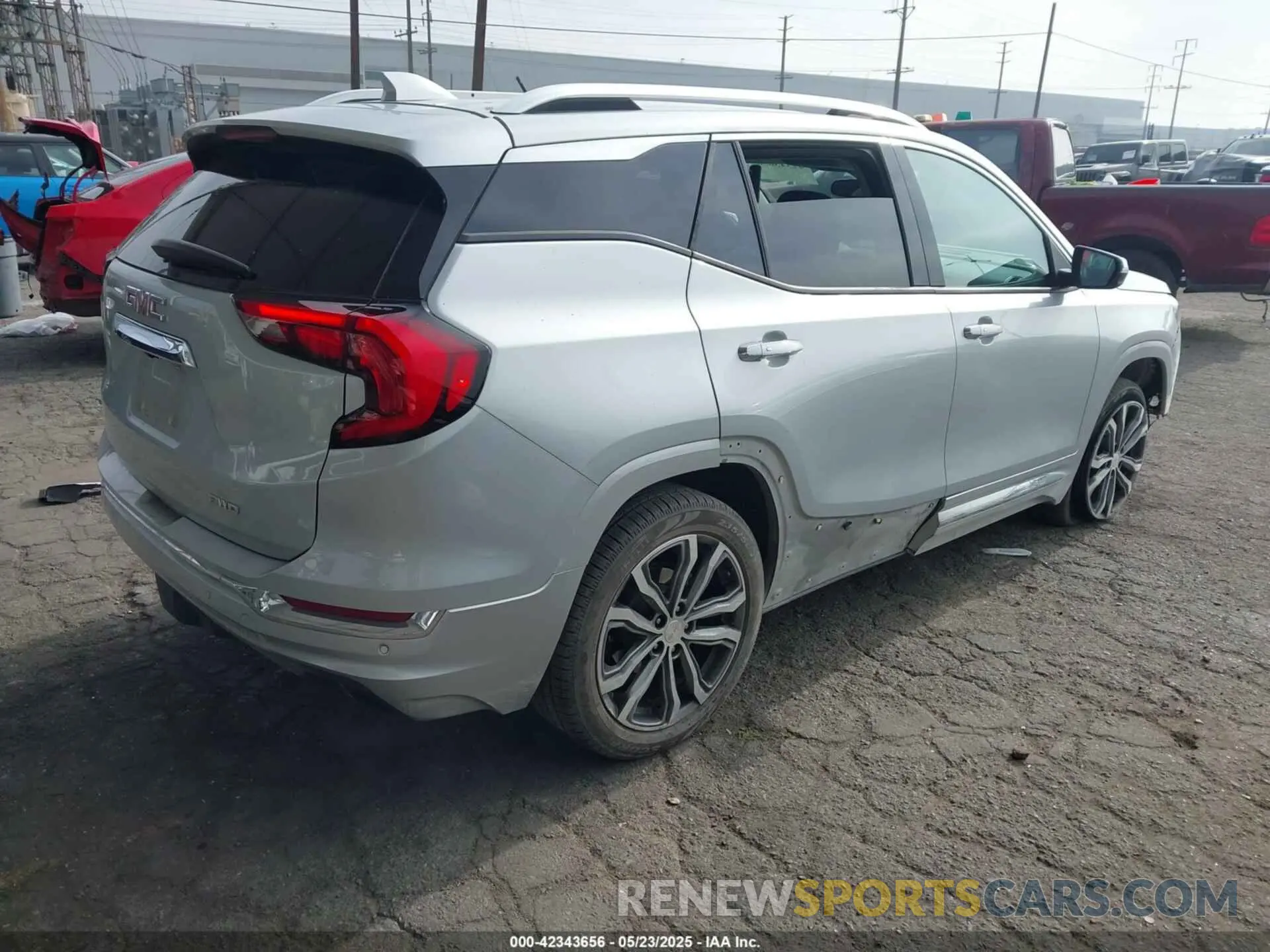 4 fotografías del automóvil dañado 3GKALXEX0LL294117 GMC TERRAIN 2020