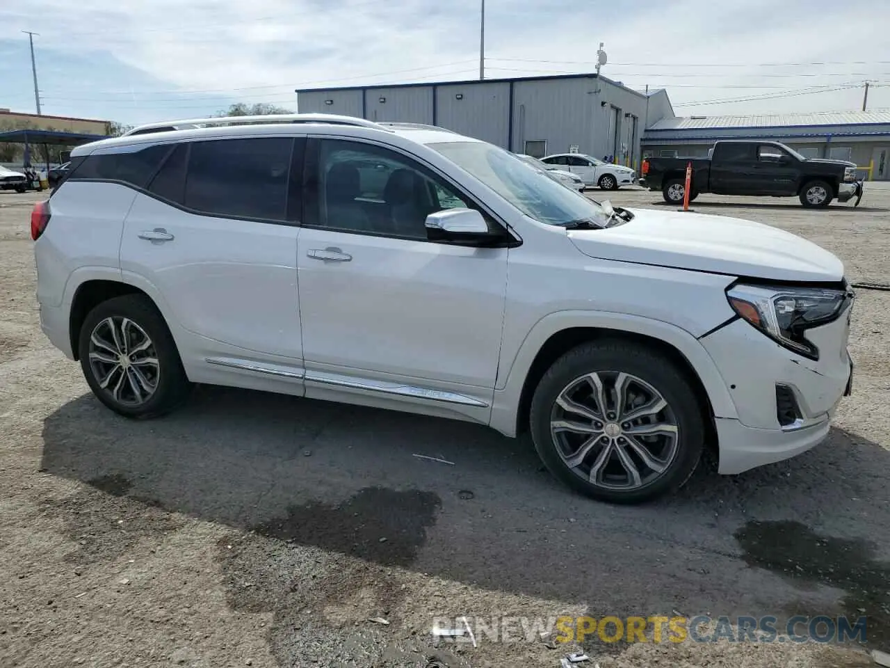 4 fotografías del automóvil dañado 3GKALXEX7LL151066 GMC TERRAIN 2020