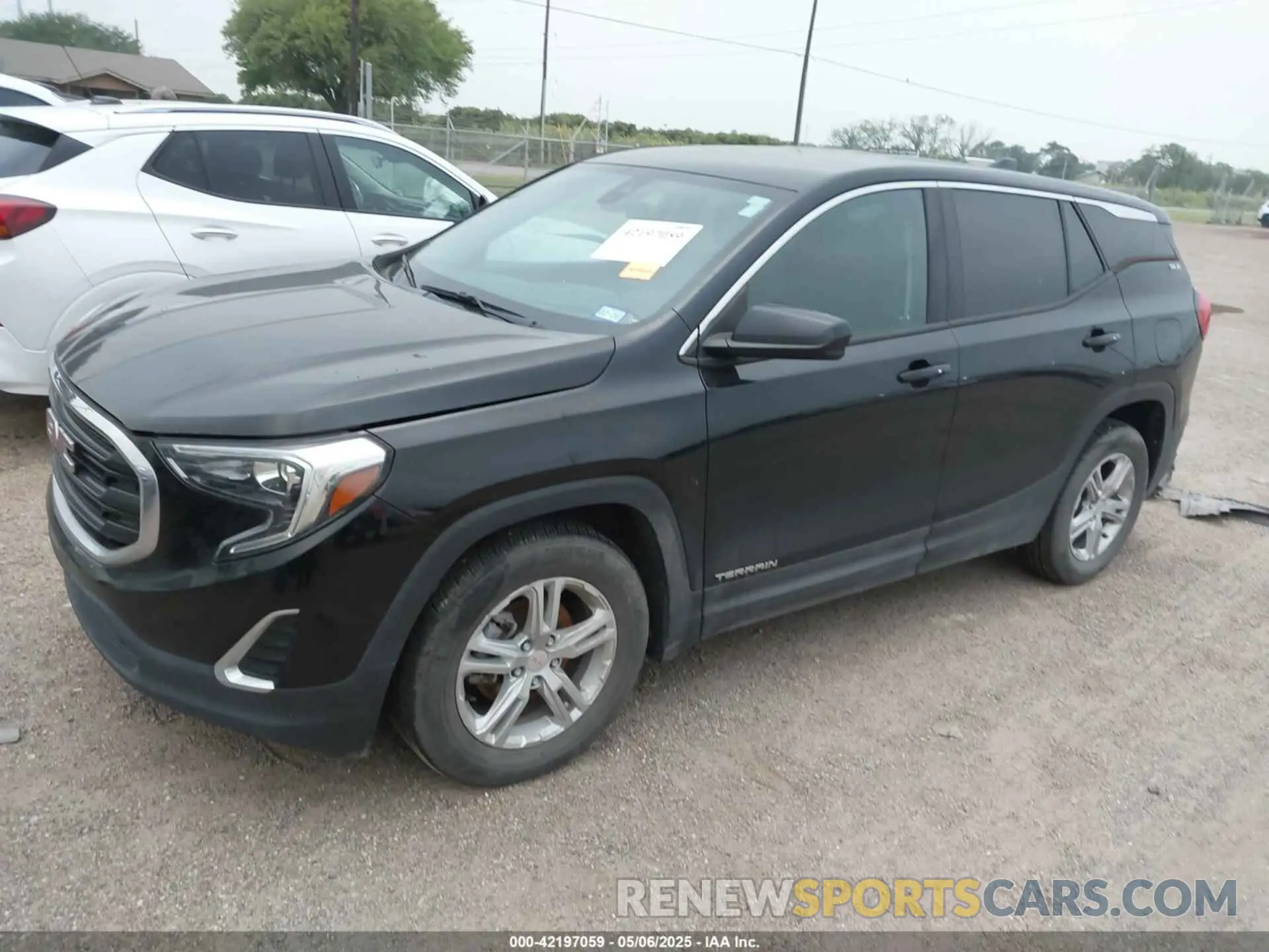 2 fotografías del automóvil dañado 3GKALMEV4ML339803 GMC TERRAIN 2021