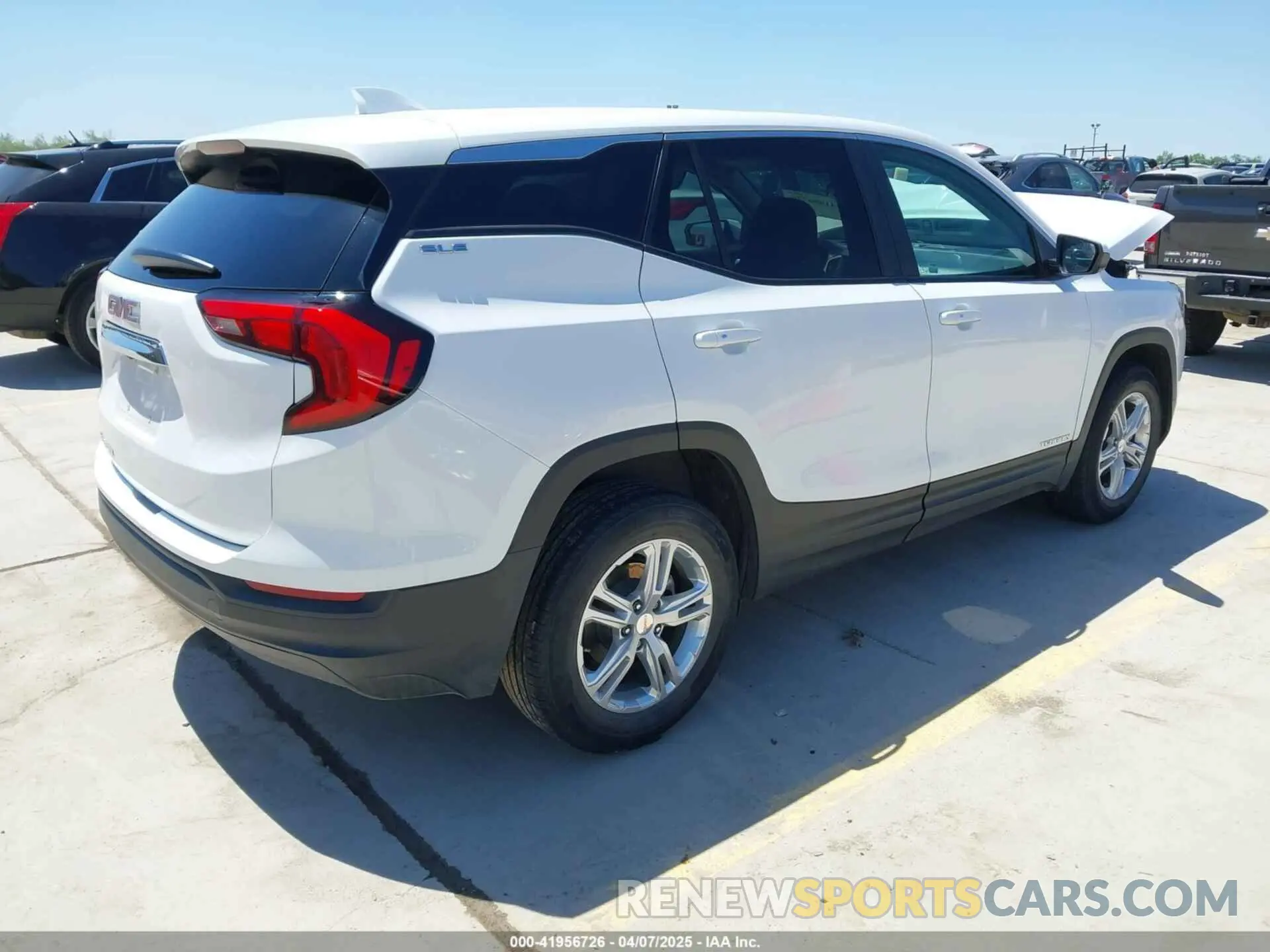 4 fotografías del automóvil dañado 3GKALMEV5ML305496 GMC TERRAIN 2021