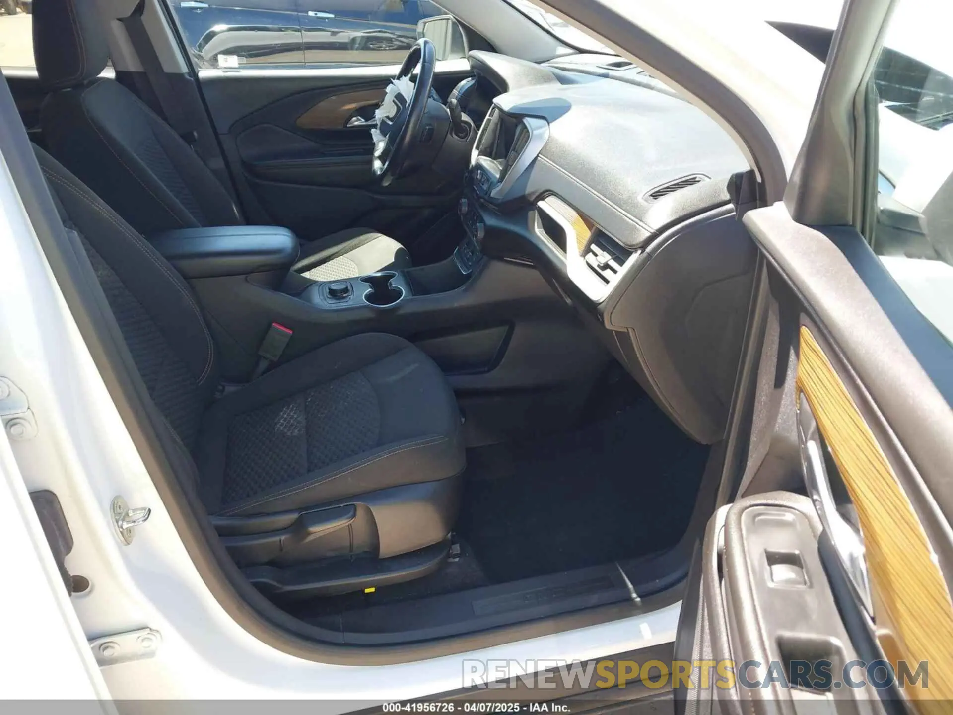 5 fotografías del automóvil dañado 3GKALMEV5ML305496 GMC TERRAIN 2021