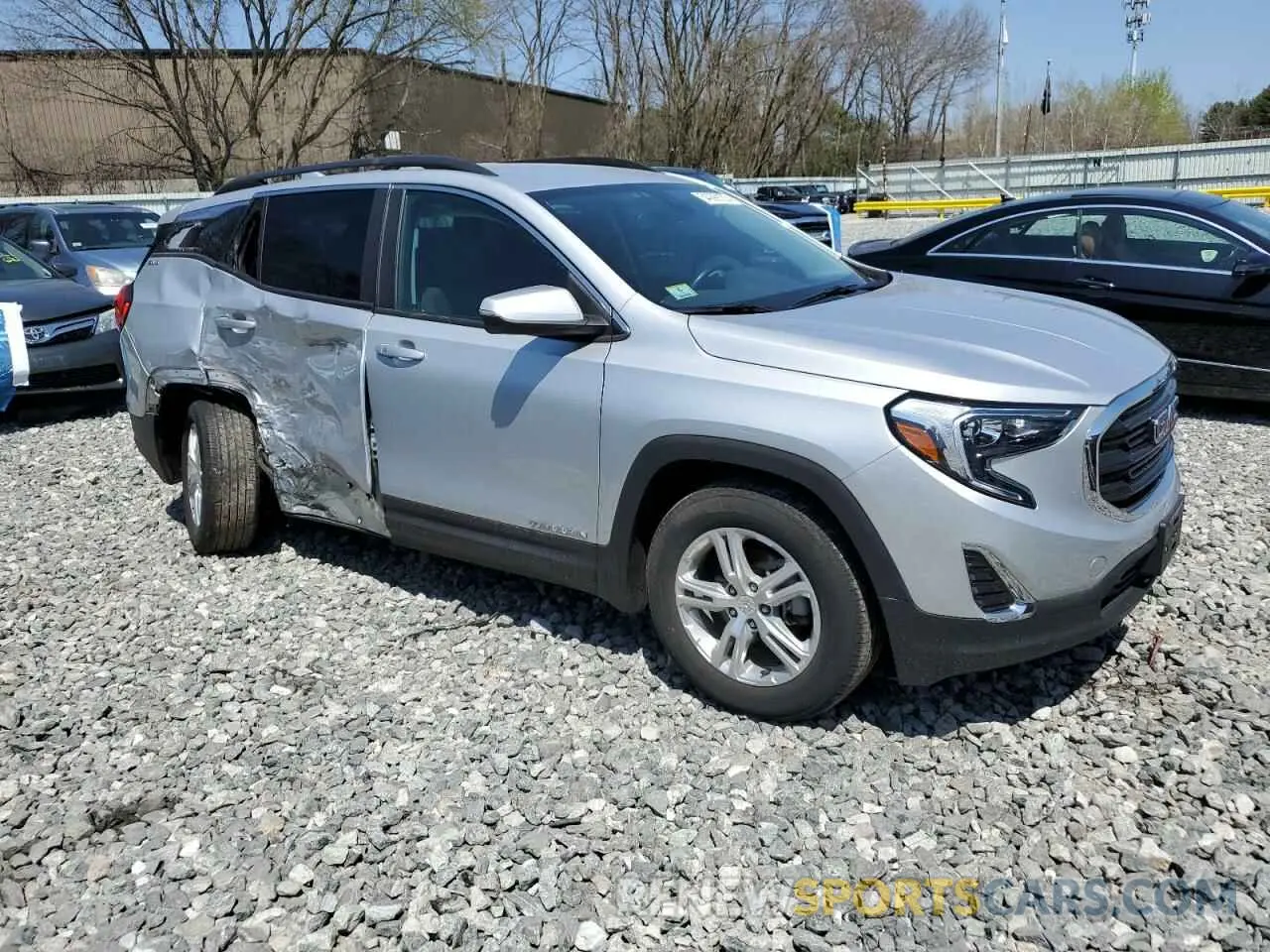 4 fotografías del automóvil dañado 3GKALMEV6ML382992 GMC TERRAIN 2021