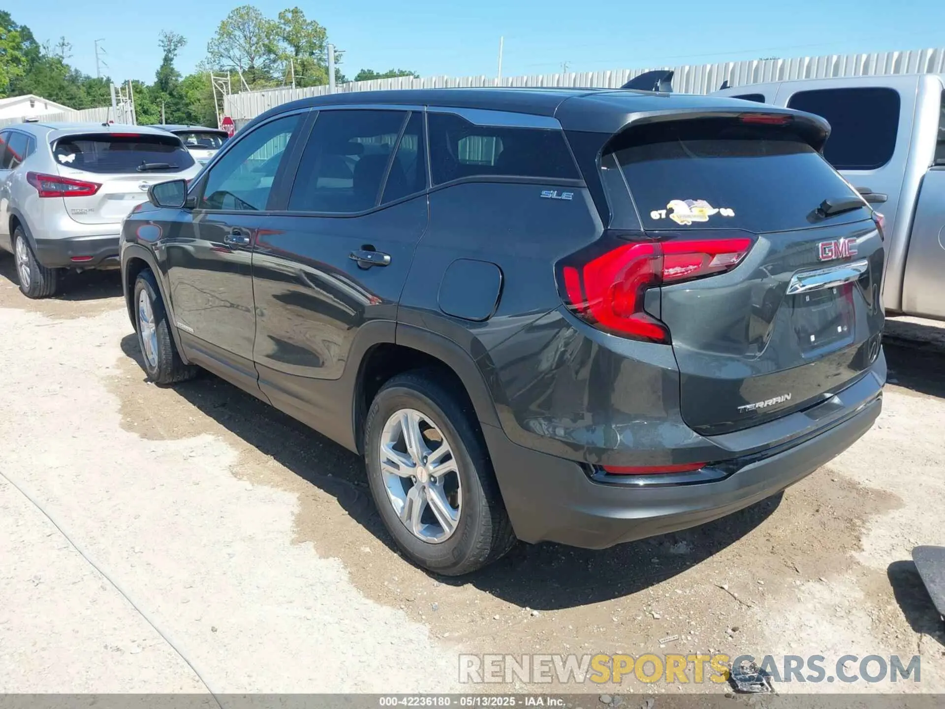 3 fotografías del automóvil dañado 3GKALMEV7ML320002 GMC TERRAIN 2021