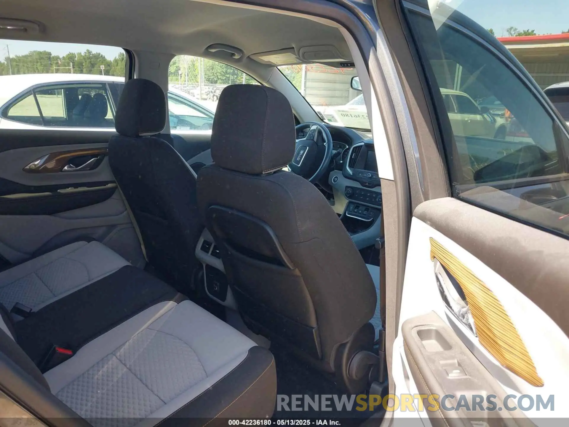 8 fotografías del automóvil dañado 3GKALMEV7ML320002 GMC TERRAIN 2021