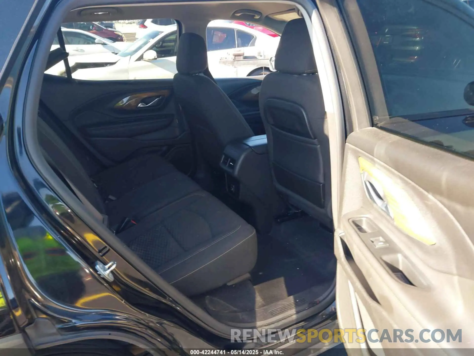 8 fotografías del automóvil dañado 3GKALMEV7ML320792 GMC TERRAIN 2021