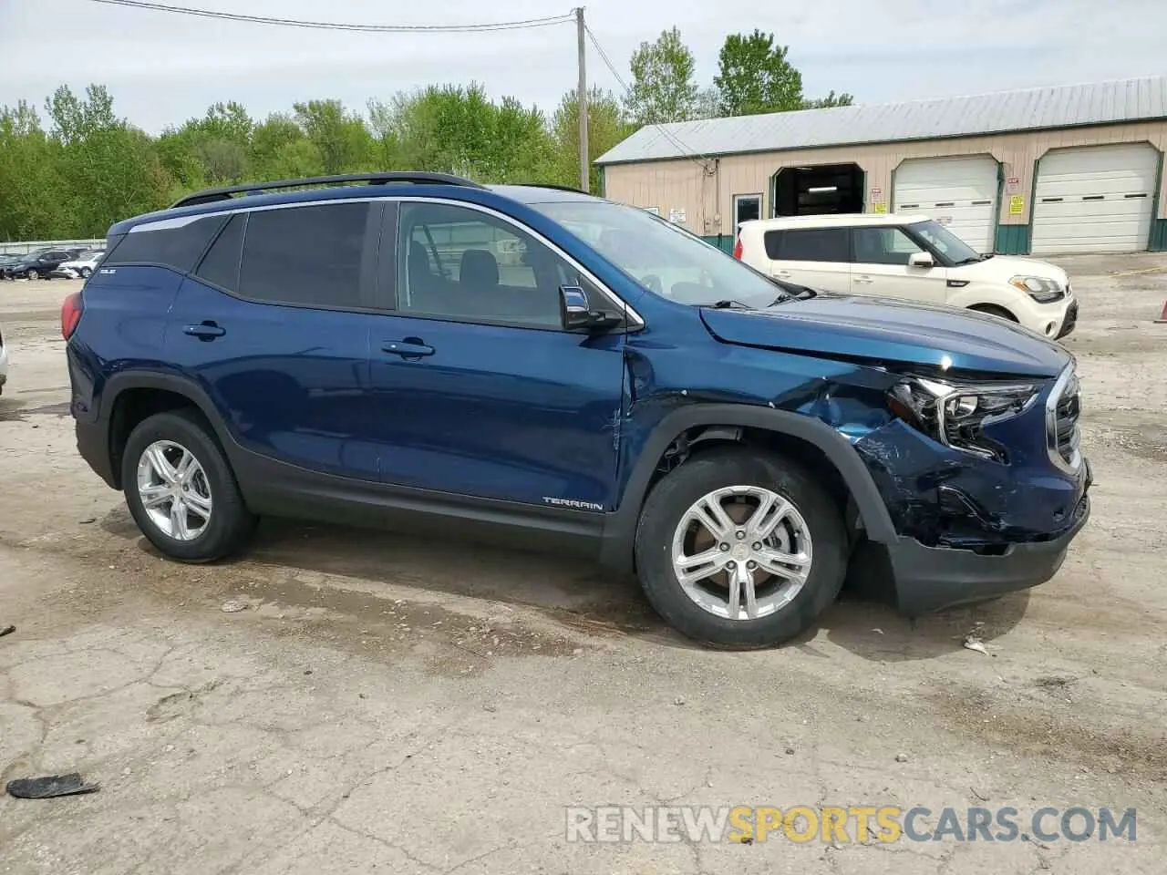 4 fotografías del automóvil dañado 3GKALMEV7ML382158 GMC TERRAIN 2021