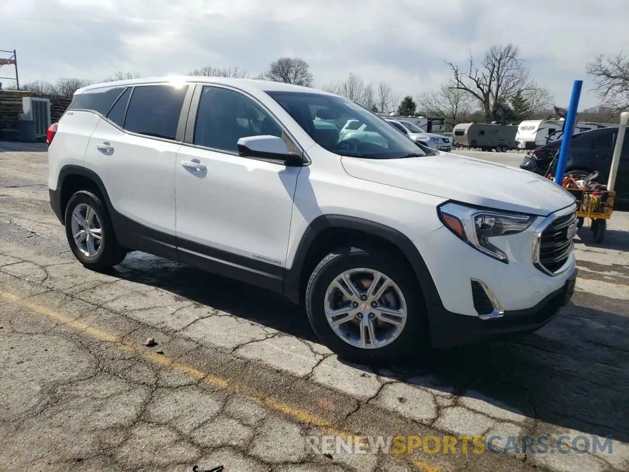 4 fotografías del automóvil dañado 3GKALMEV7ML401016 GMC TERRAIN 2021