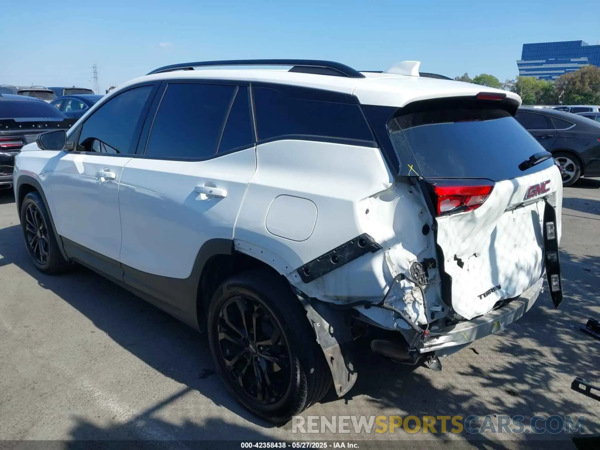 3 fotografías del automóvil dañado 3GKALMEV8ML345328 GMC TERRAIN 2021