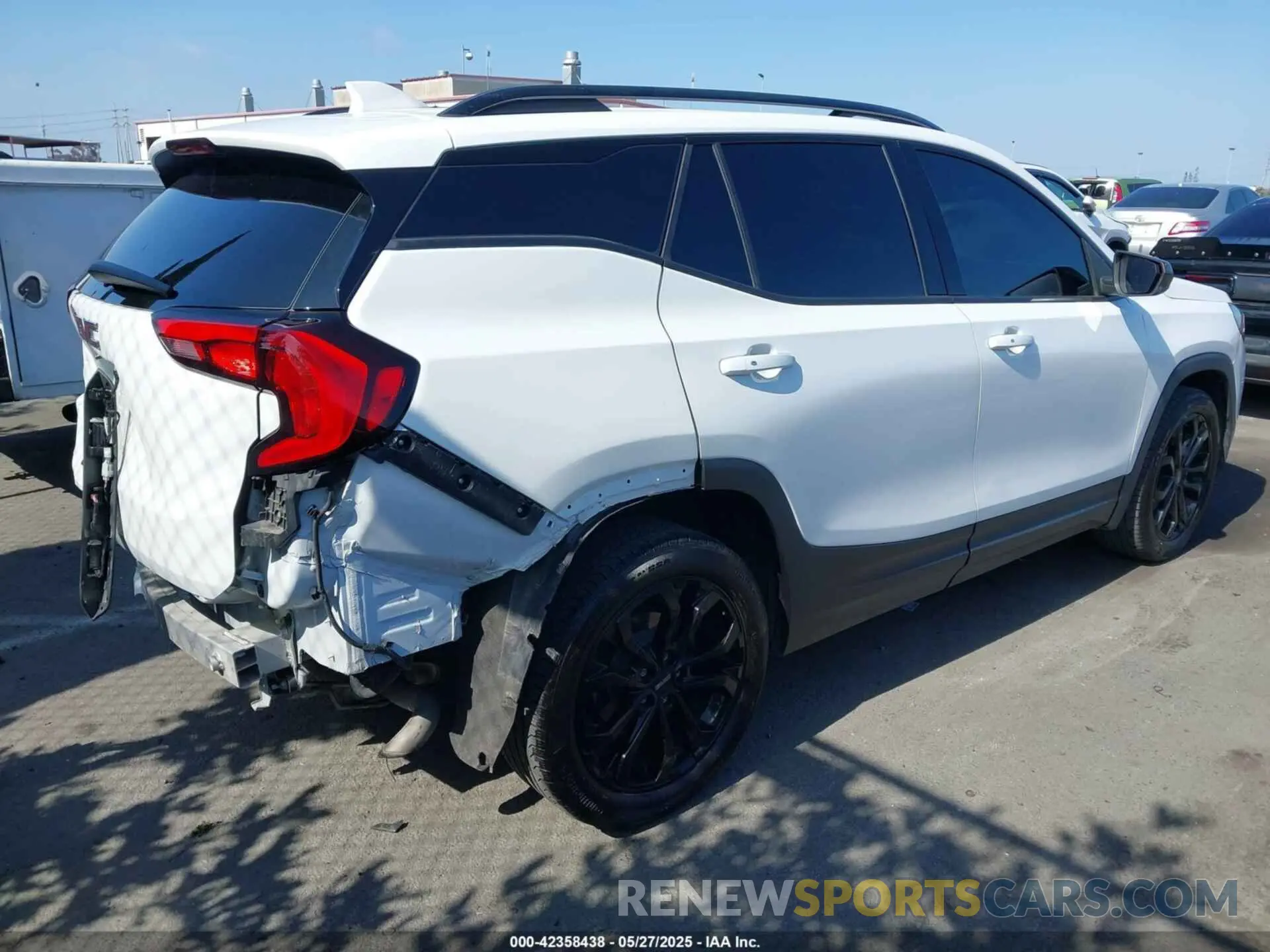 4 fotografías del automóvil dañado 3GKALMEV8ML345328 GMC TERRAIN 2021